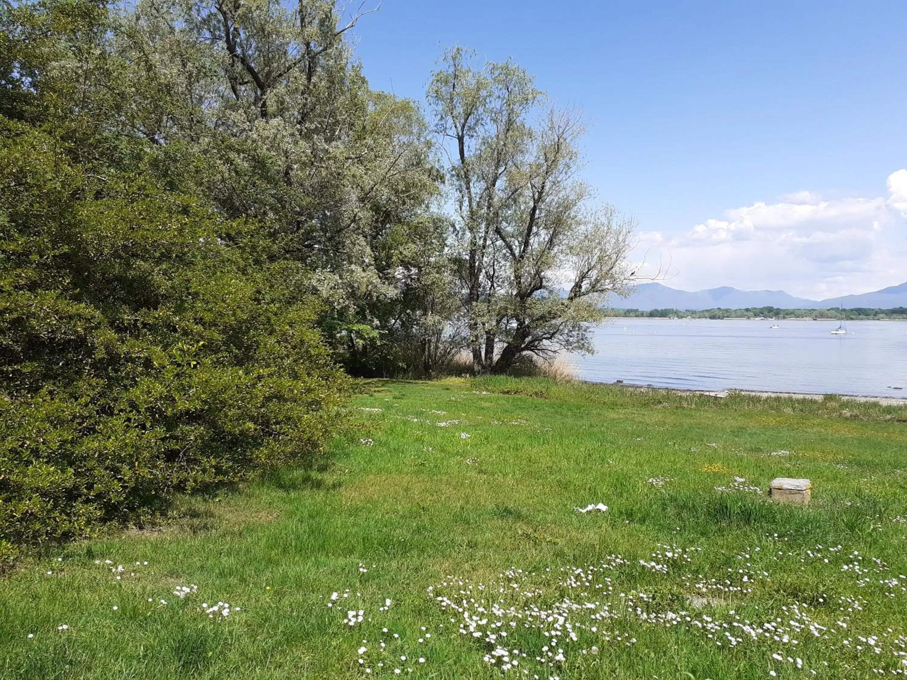 Natural landscape in Room country-lake