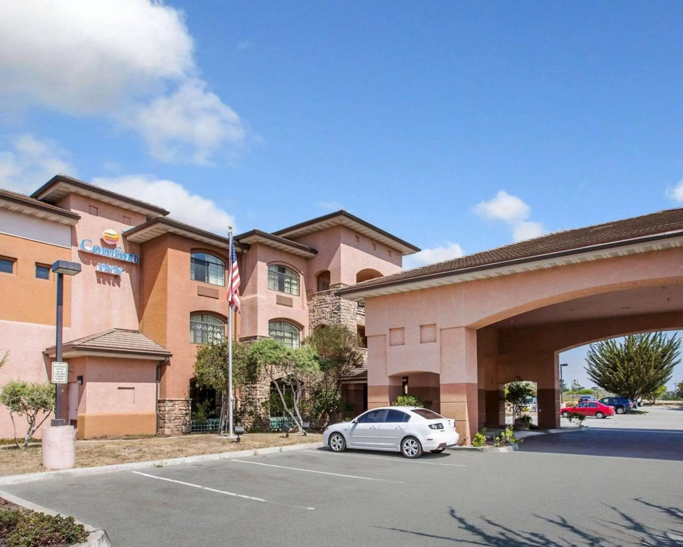 Property Building in Comfort Inn Marina on the Monterey Bay