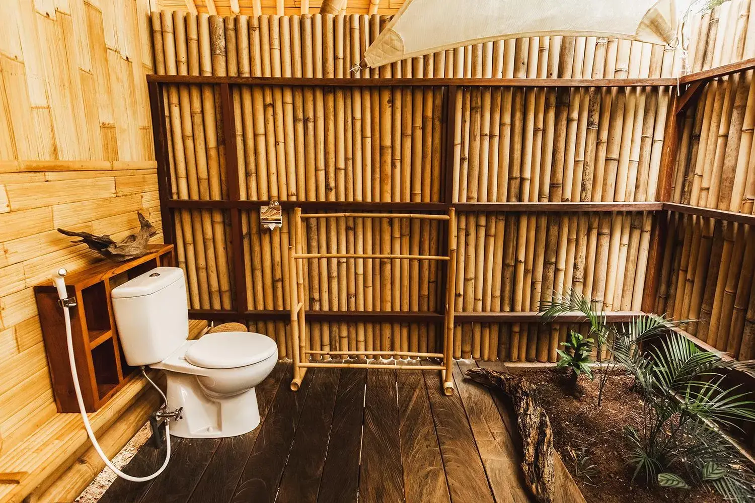 Toilet in The Seraya Resort Komodo