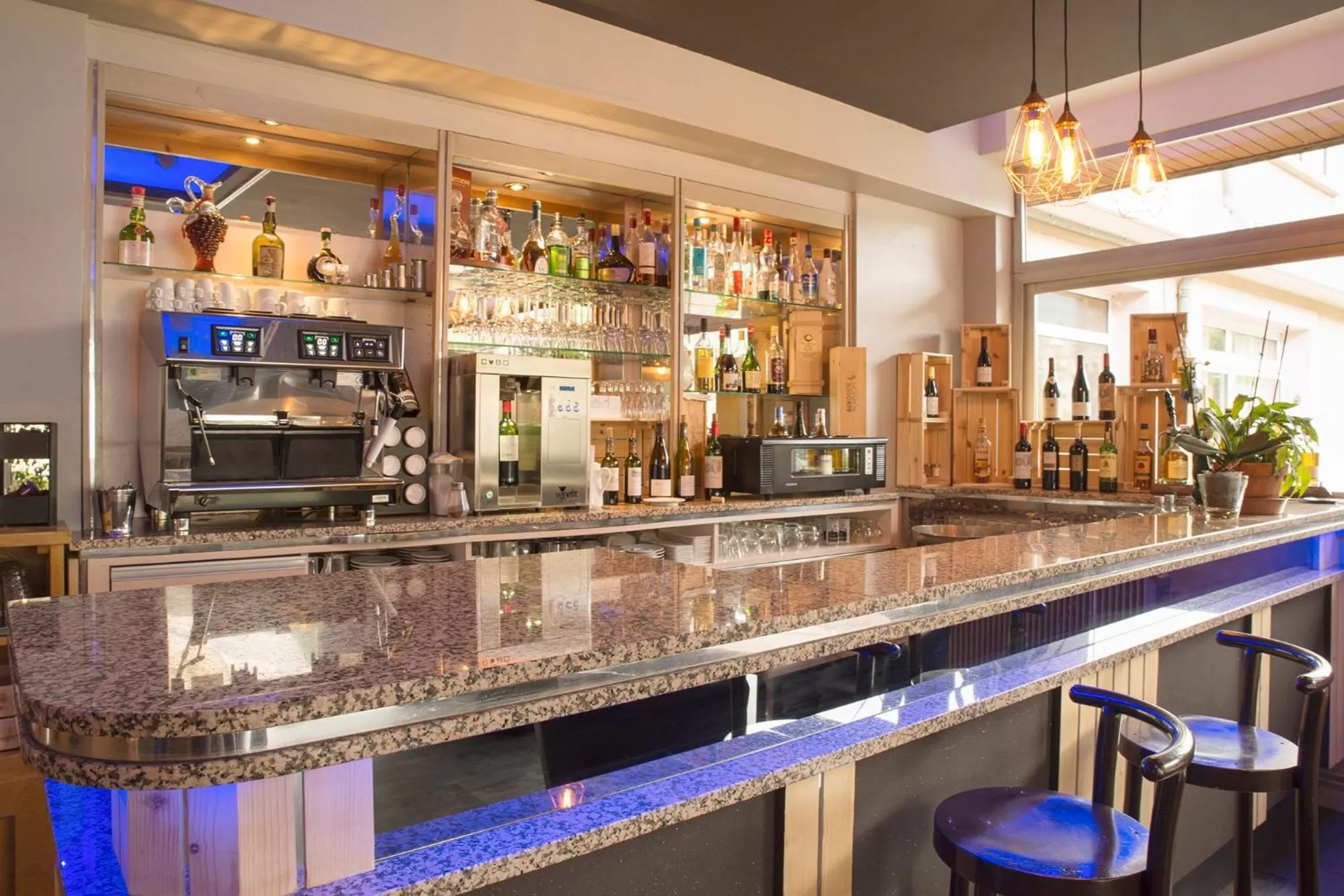 Lounge or bar in The Originals Boutique, Hôtel du Pont Roupt, Mende