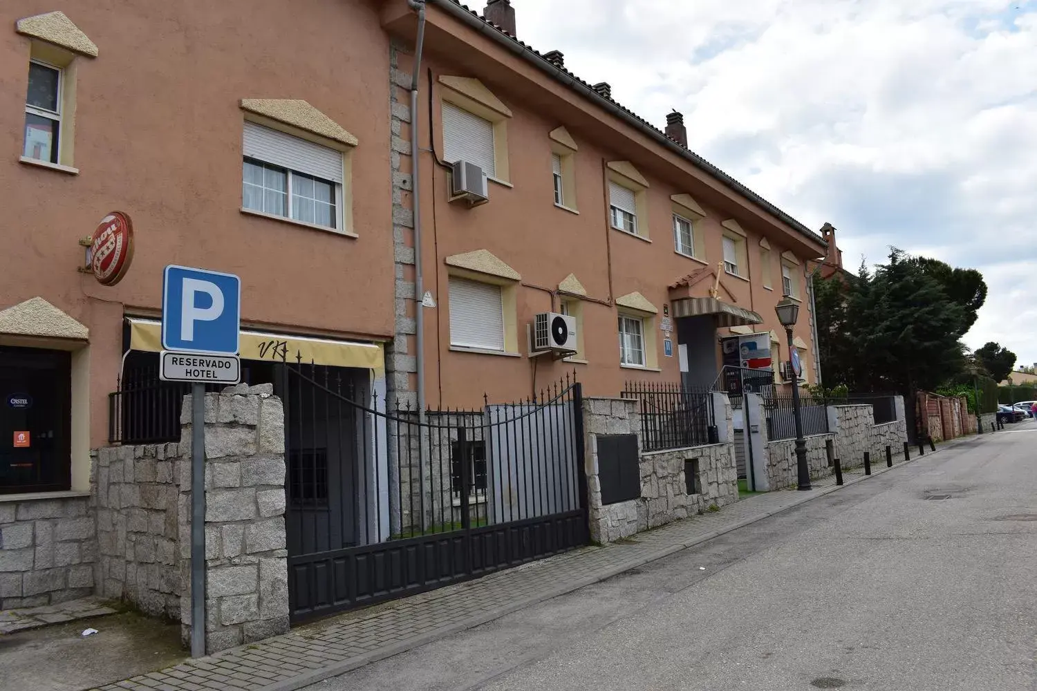 Facade/entrance, Property Building in Hotel El Ancla