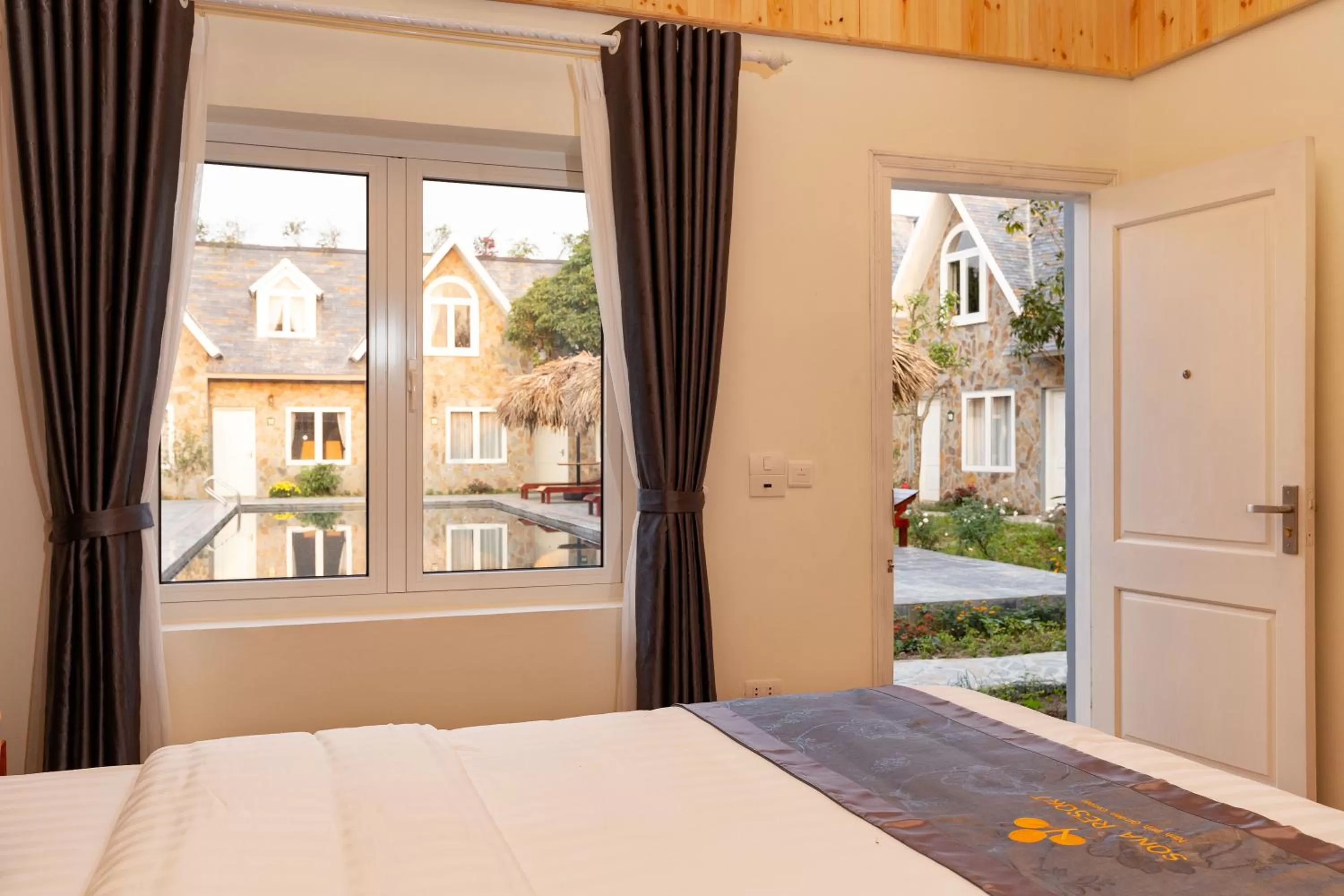 Garden view, Bed in SoNa Resort