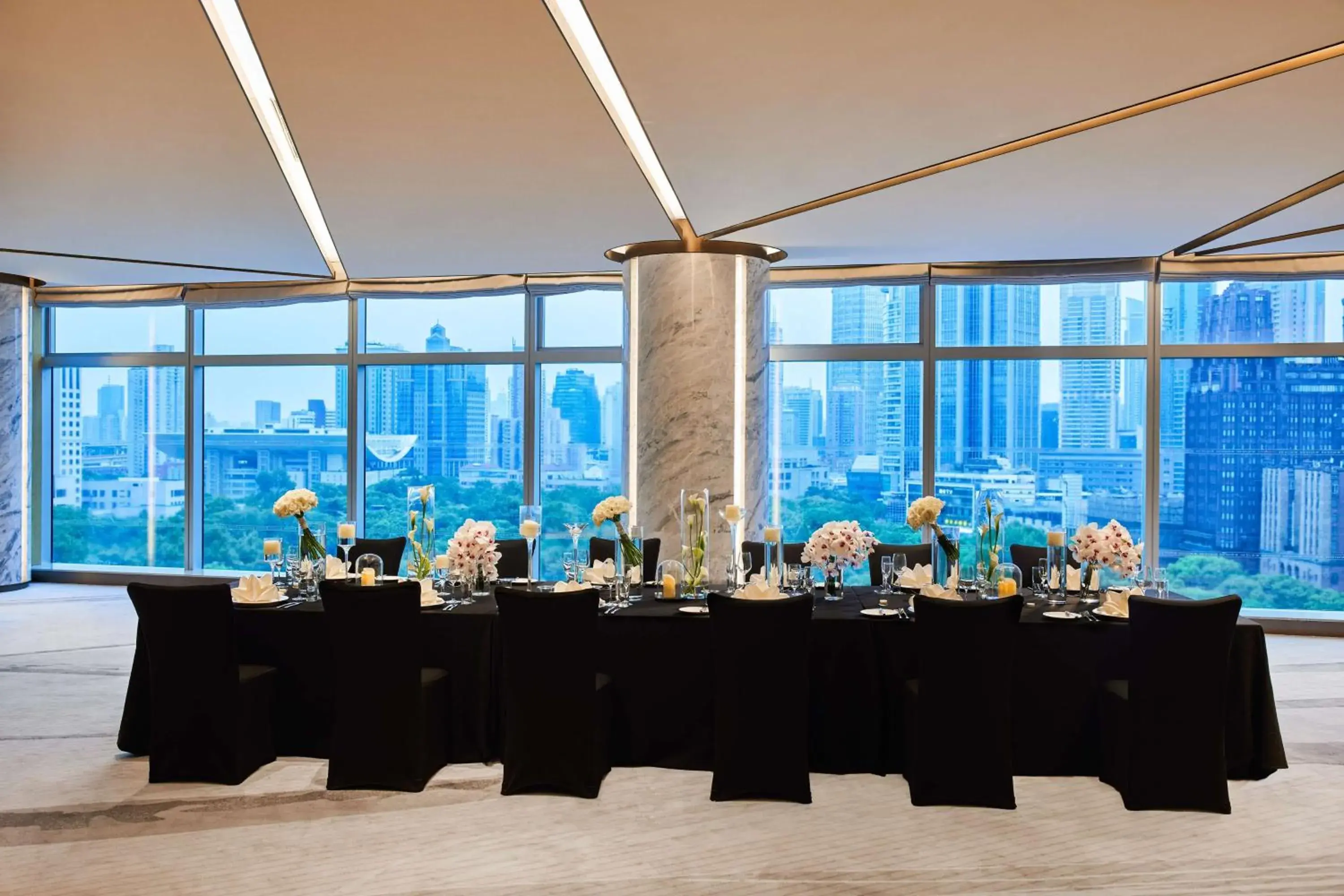 Meeting/conference room, Restaurant/Places to Eat in Conrad By Hilton Shanghai