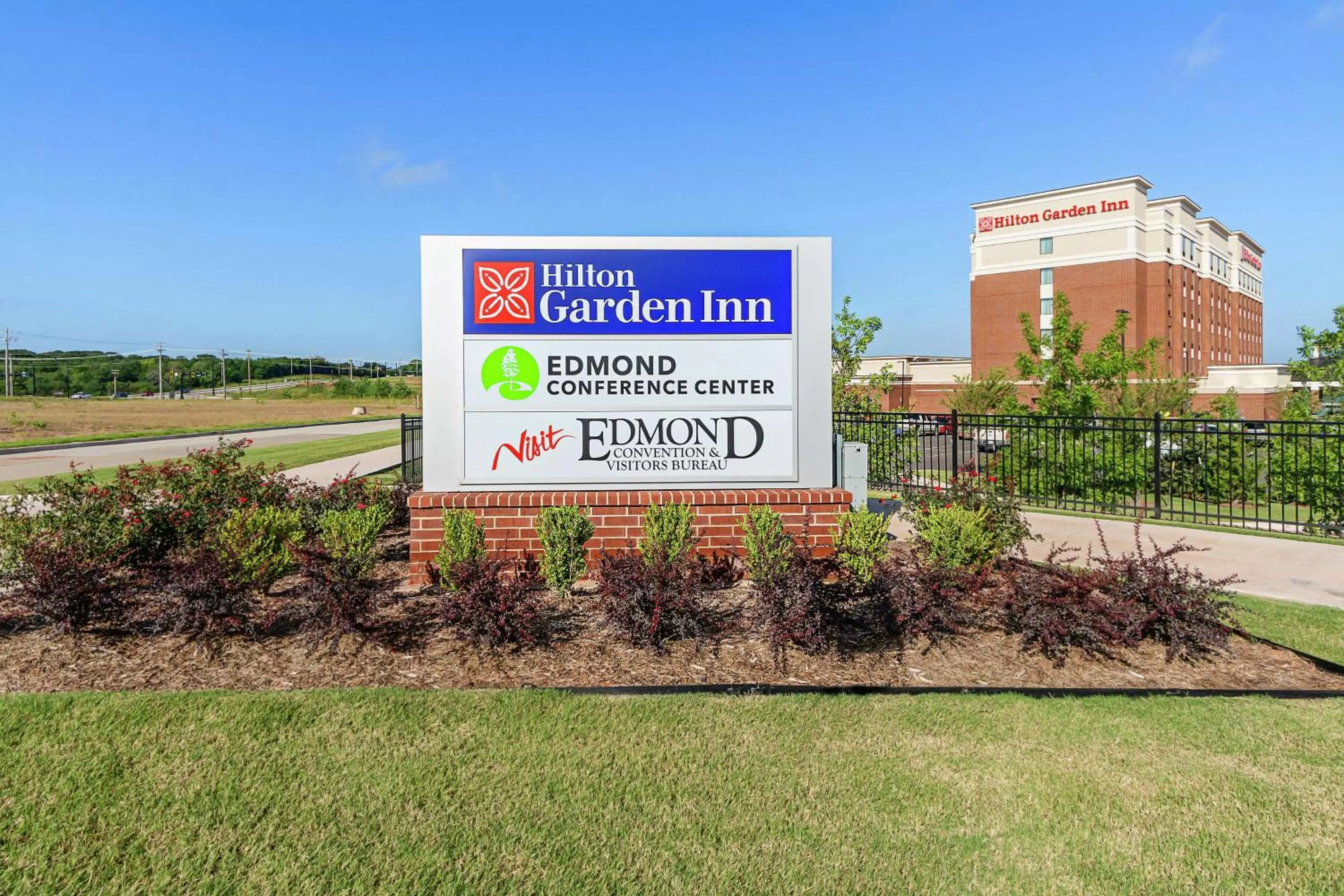 Property building in Hilton Garden Inn Edmond/Oklahoma City North
