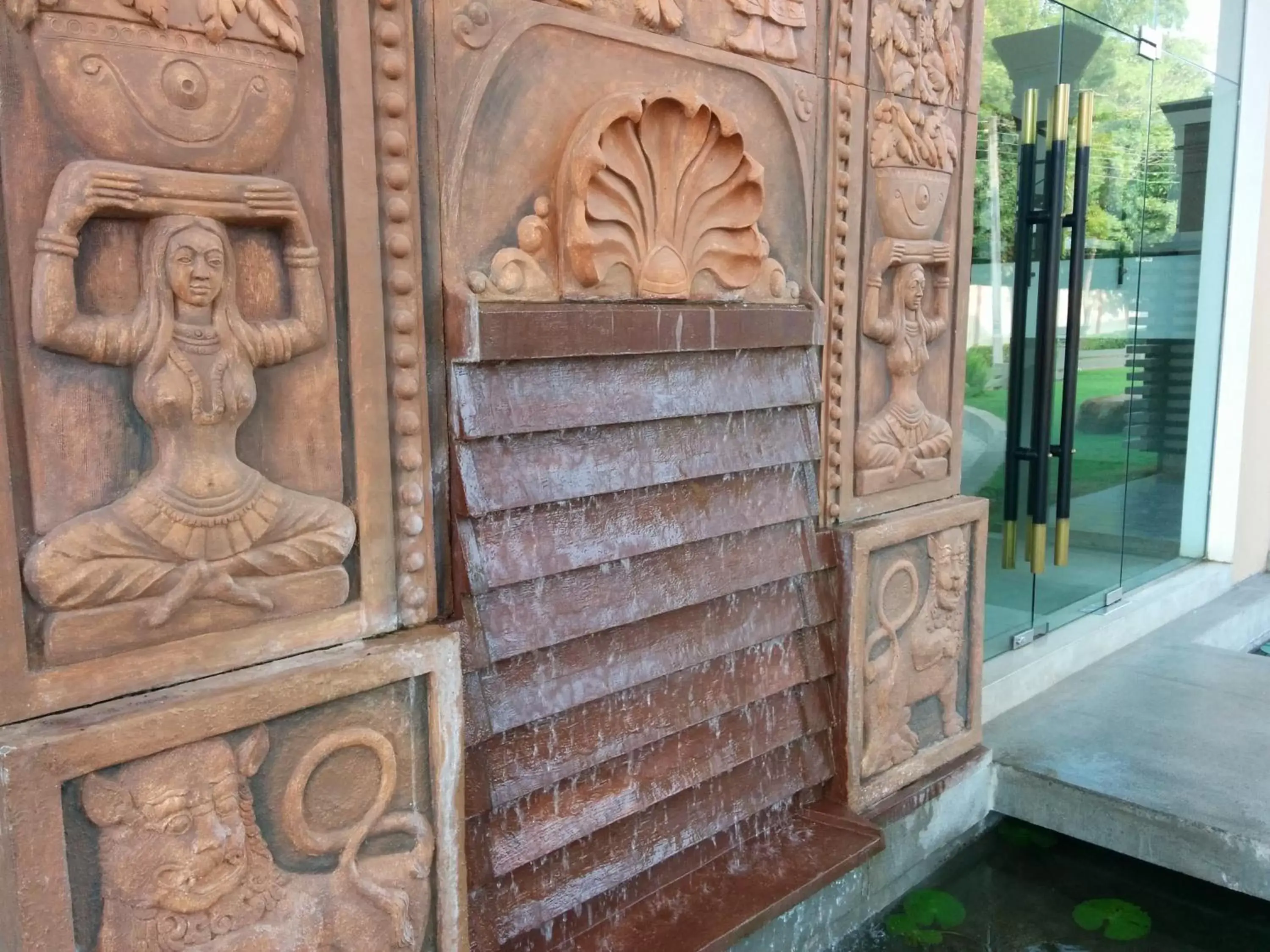 Facade/entrance in Rajarata Hotel Anuradhapura