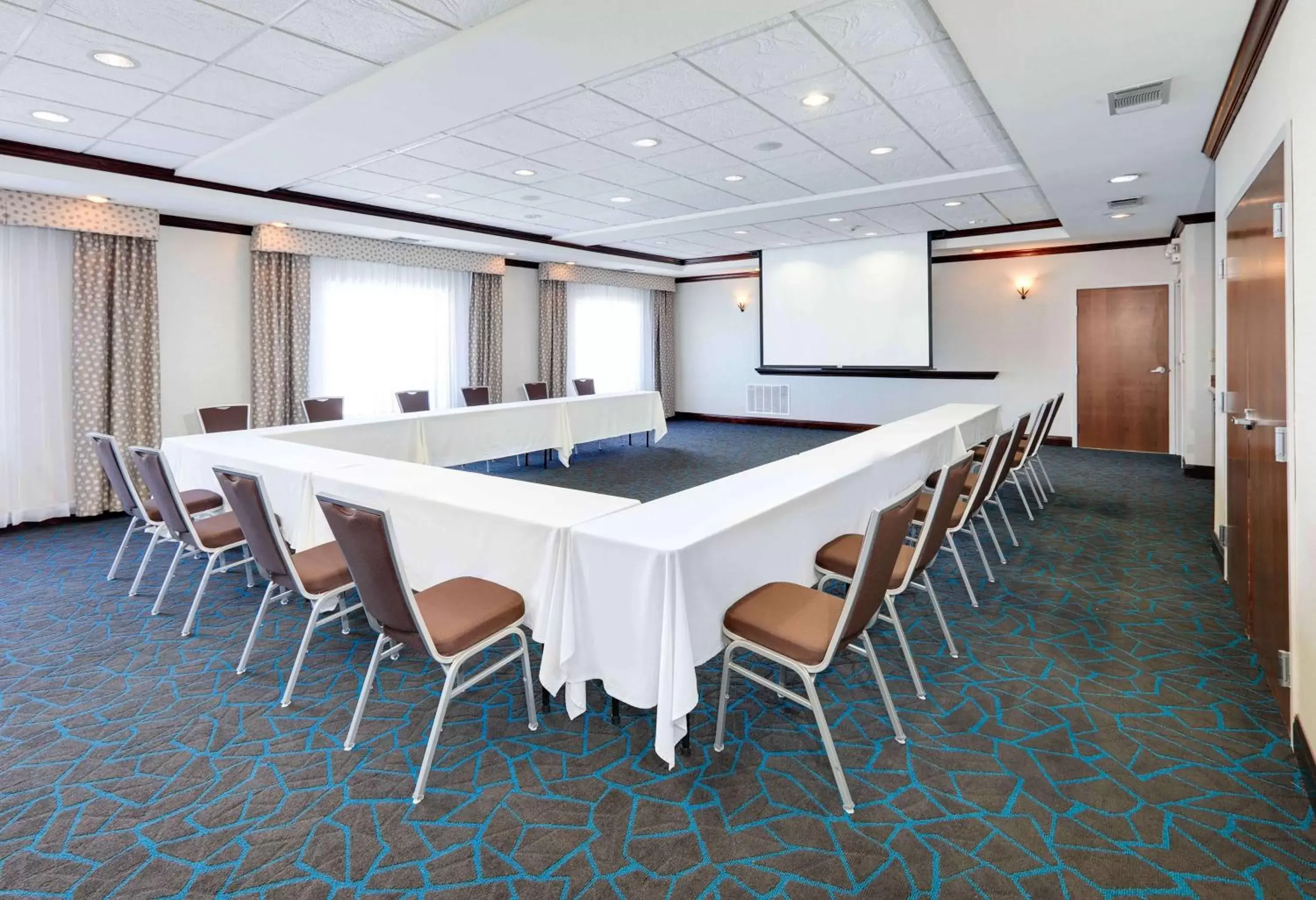 Meeting/conference room in Hampton Inn & Suites Dallas-Arlington-South