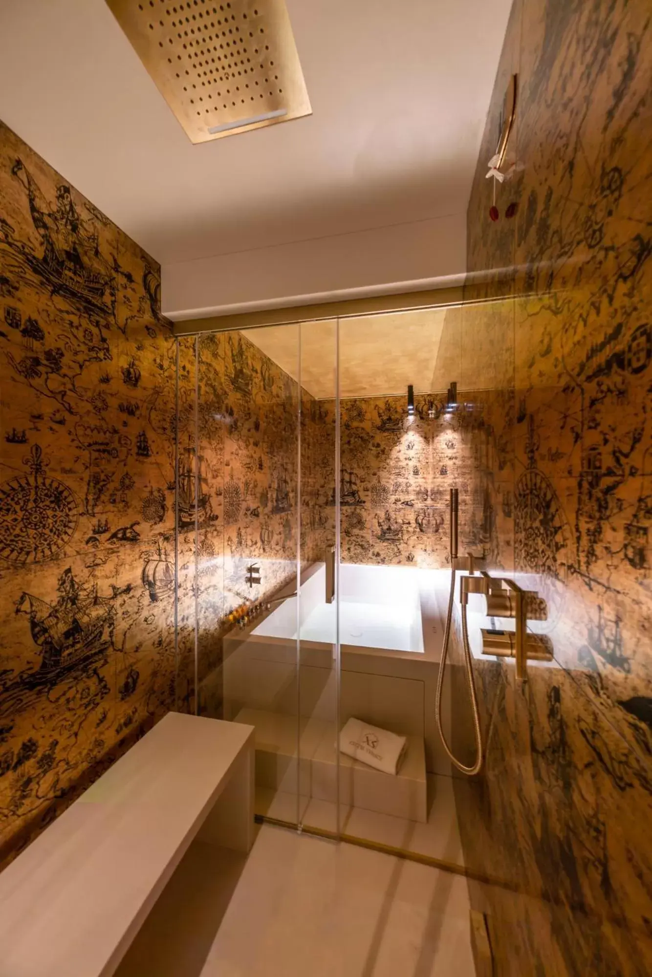 Shower in Excess Venice Boutique Hotel & Private Spa - Adults Only