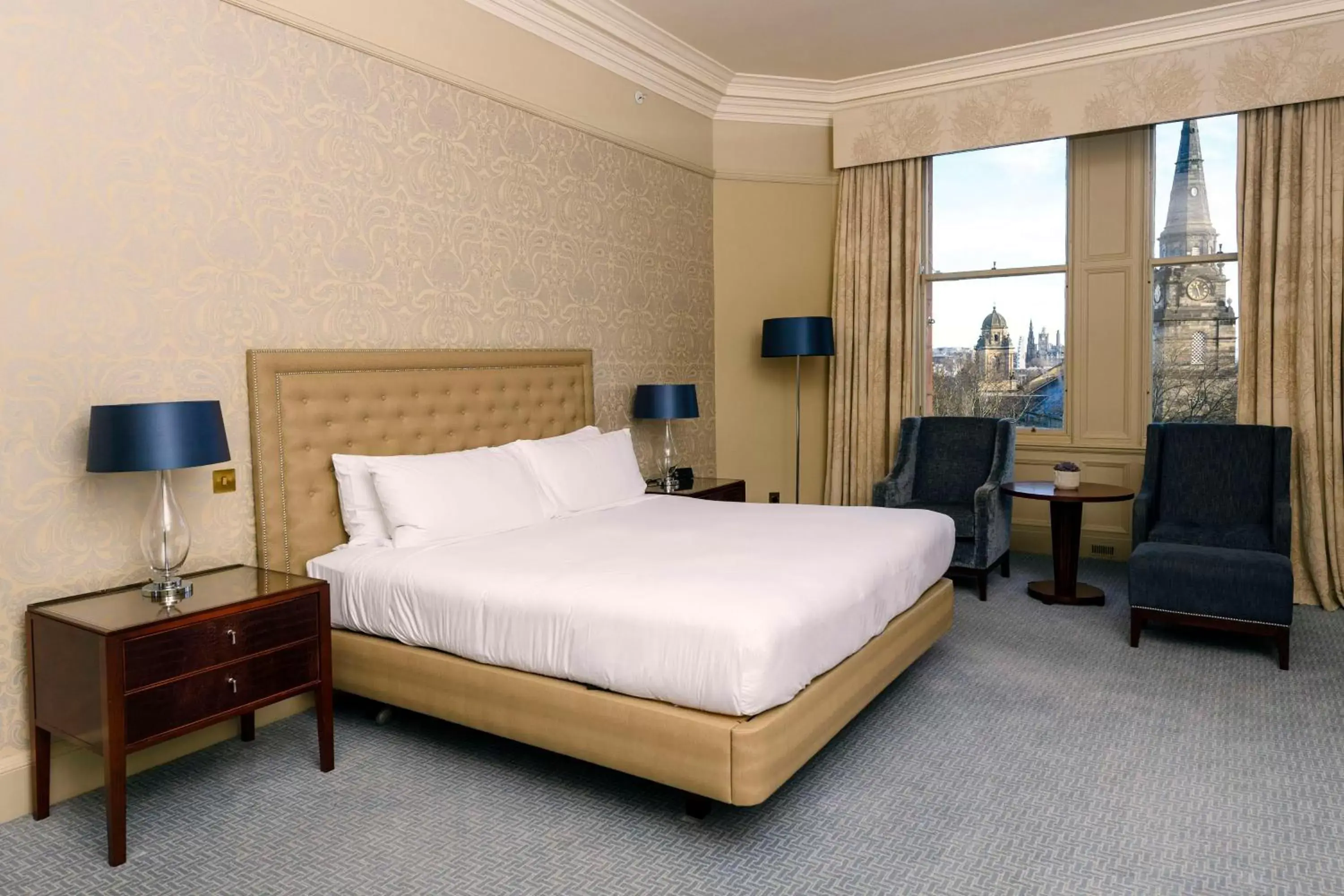 Living room, Bed in Waldorf Astoria Edinburgh - The Caledonian