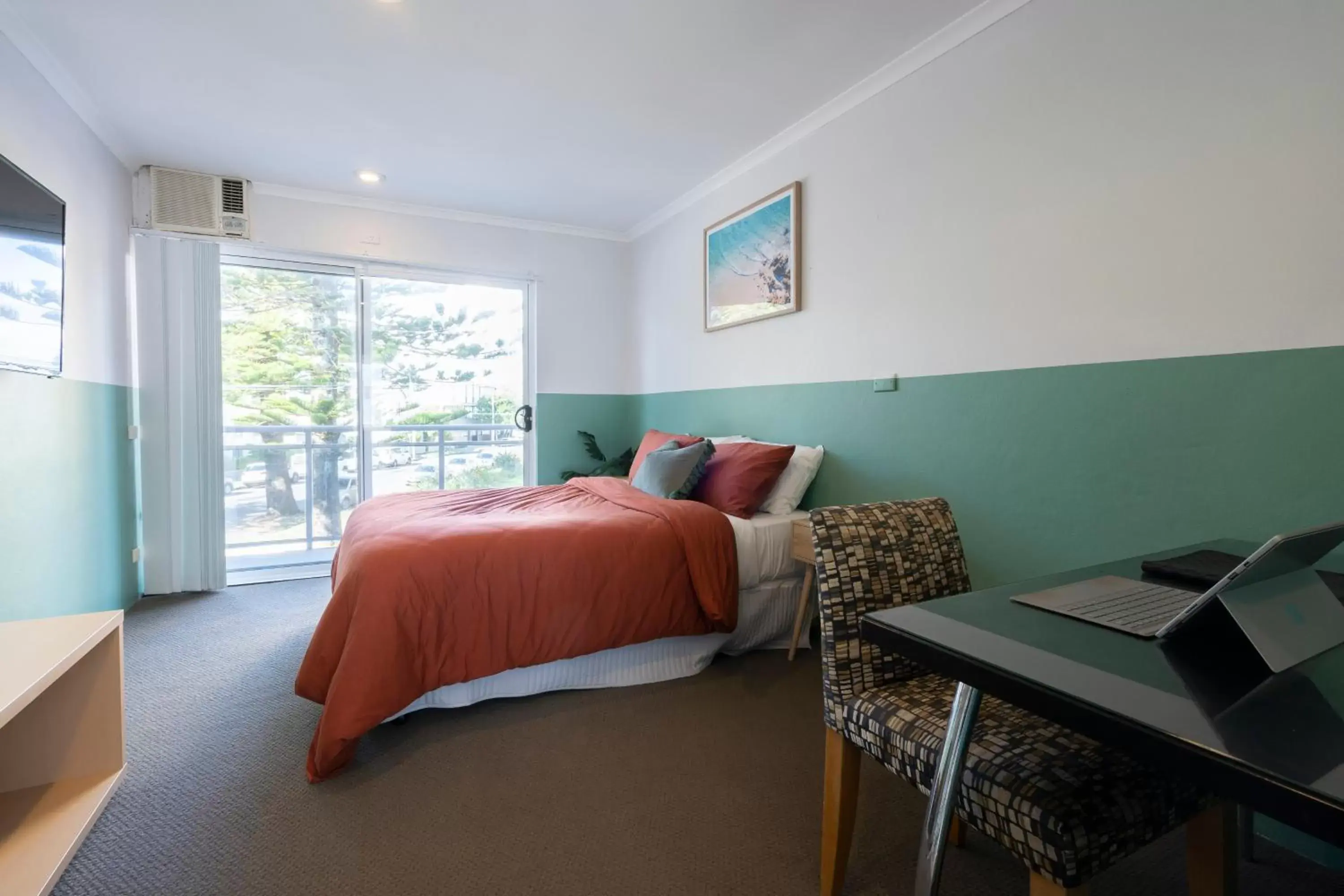 Manly Waves Studios & Apartments