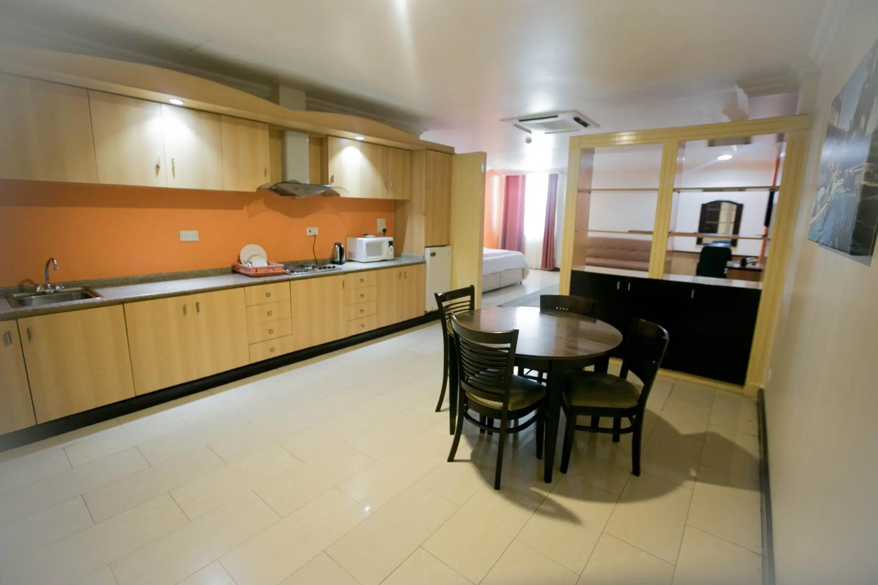 Kitchen/Kitchenette in Mayfair Hotel