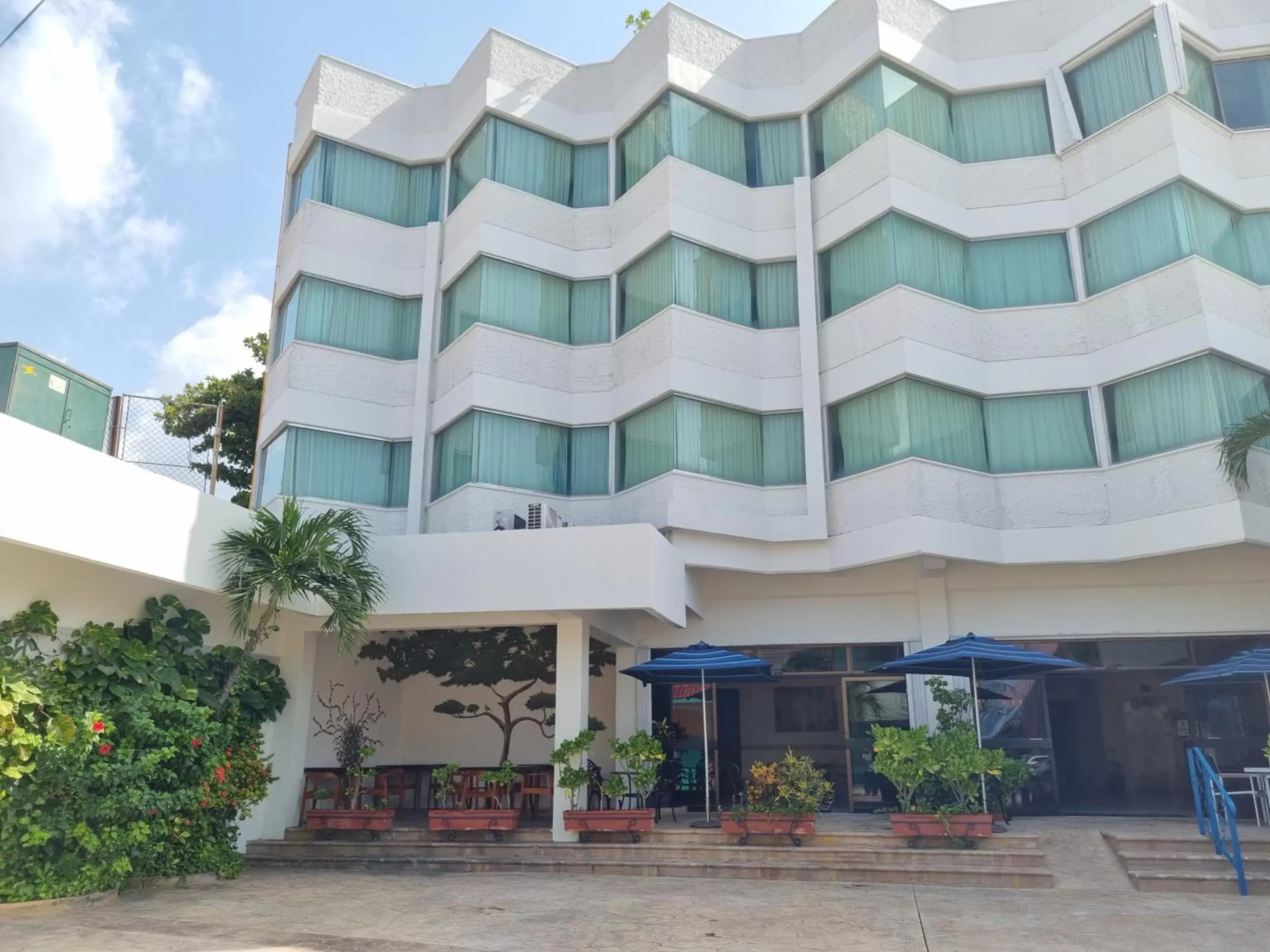 Facade/entrance, Property Building in Hotel Plaza Cozumel