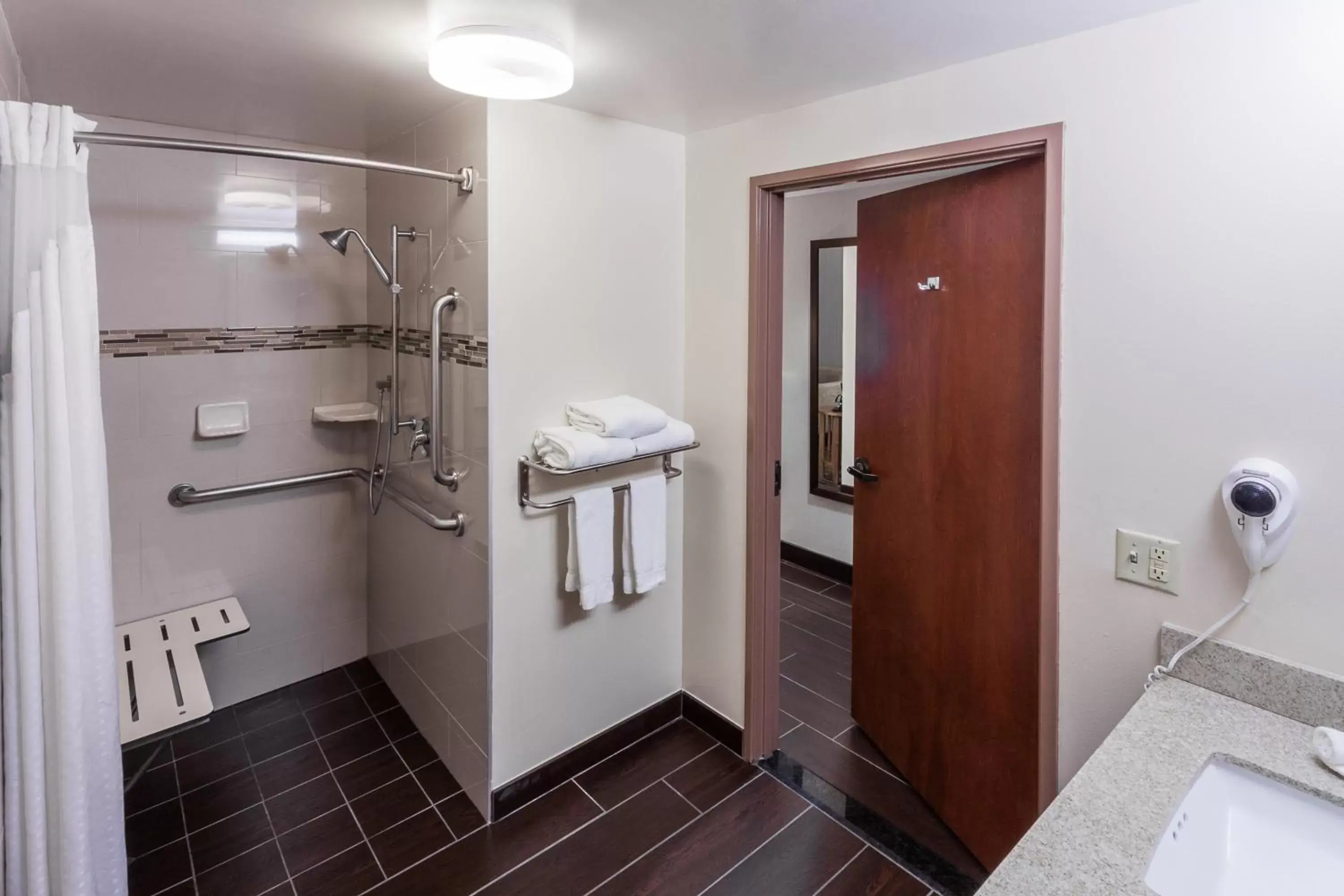 Bathroom in Holiday Inn Express & Suites Carpinteria, an IHG Hotel
