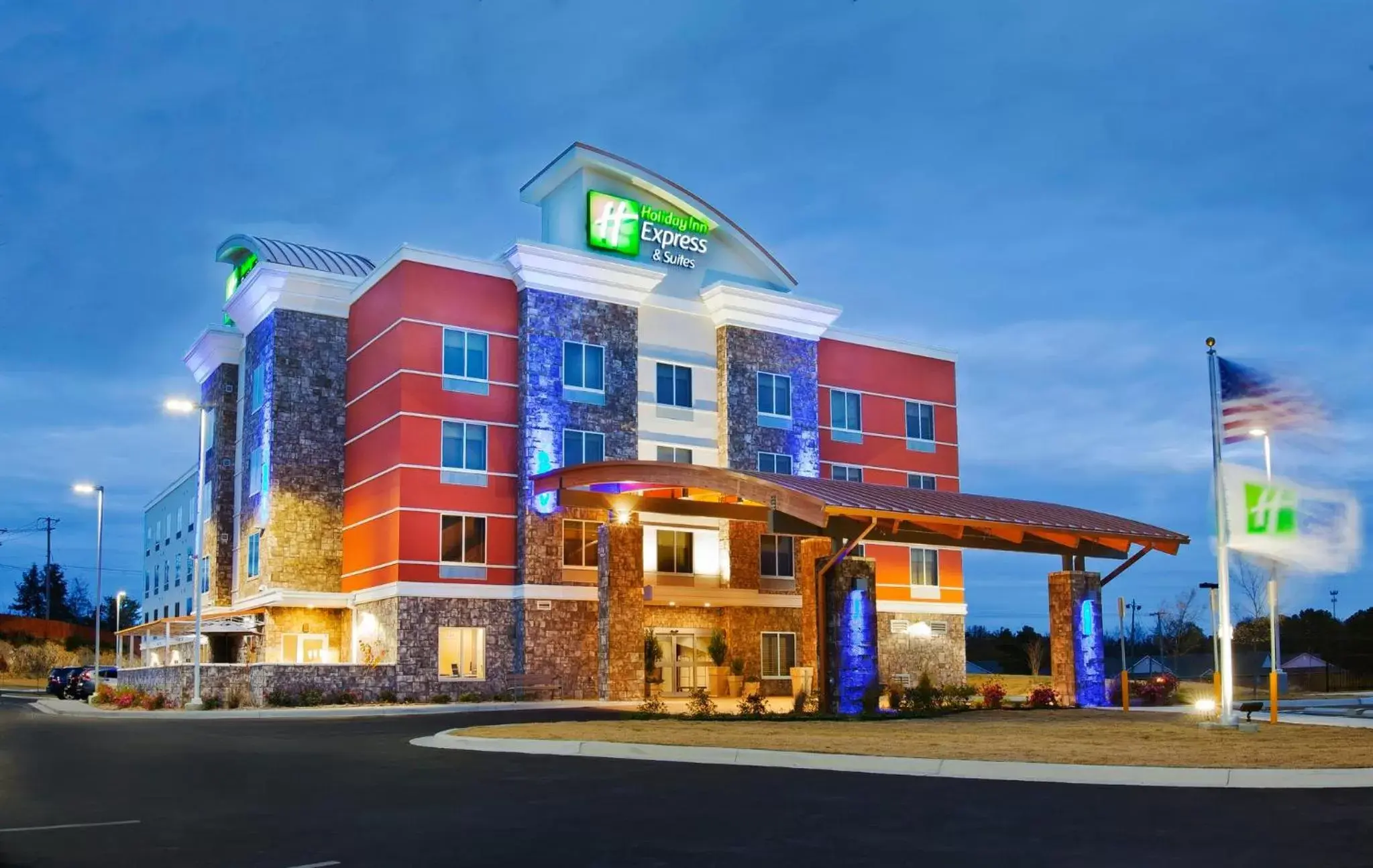 Property Building in Holiday Inn Express Hotel & Suites Hot Springs, an IHG Hotel
