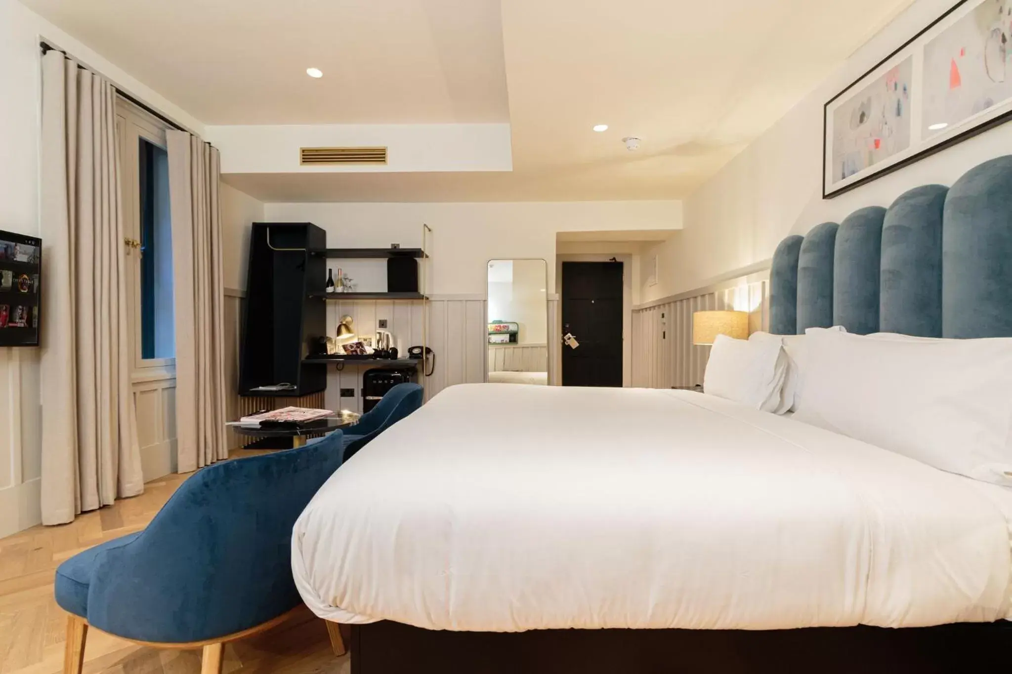 Bed in The Clarence Bed in The Clarence