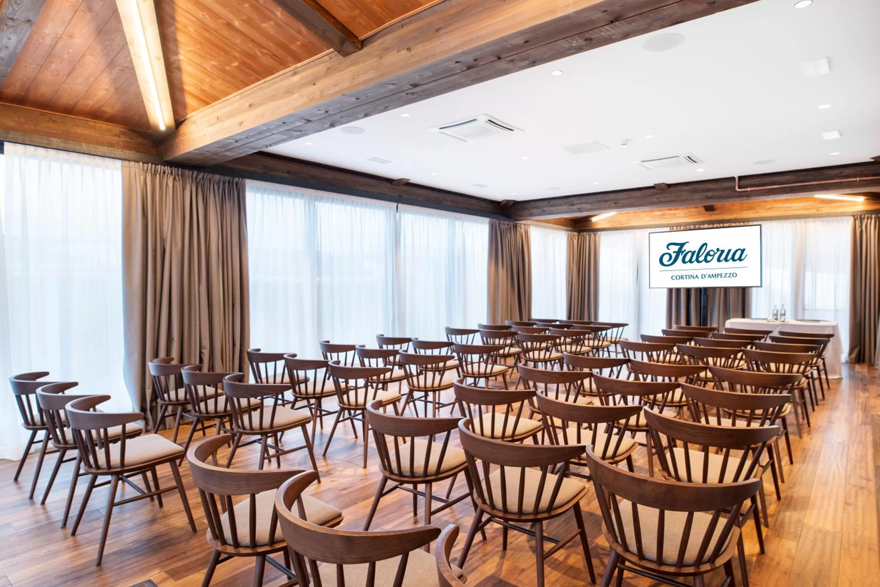 Business facilities in Faloria Mountain Spa Resort