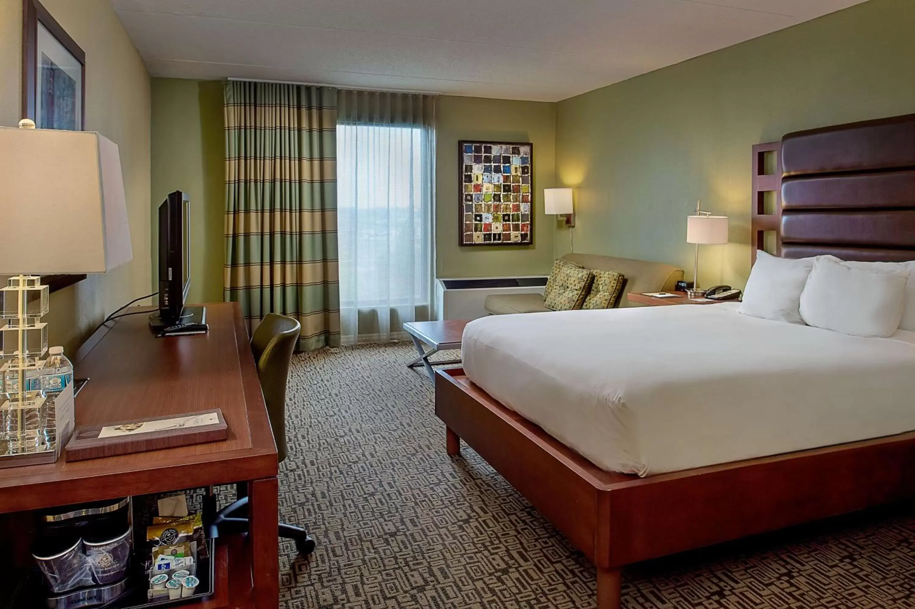 Bedroom in DoubleTree by Hilton Collinsville/St.Louis