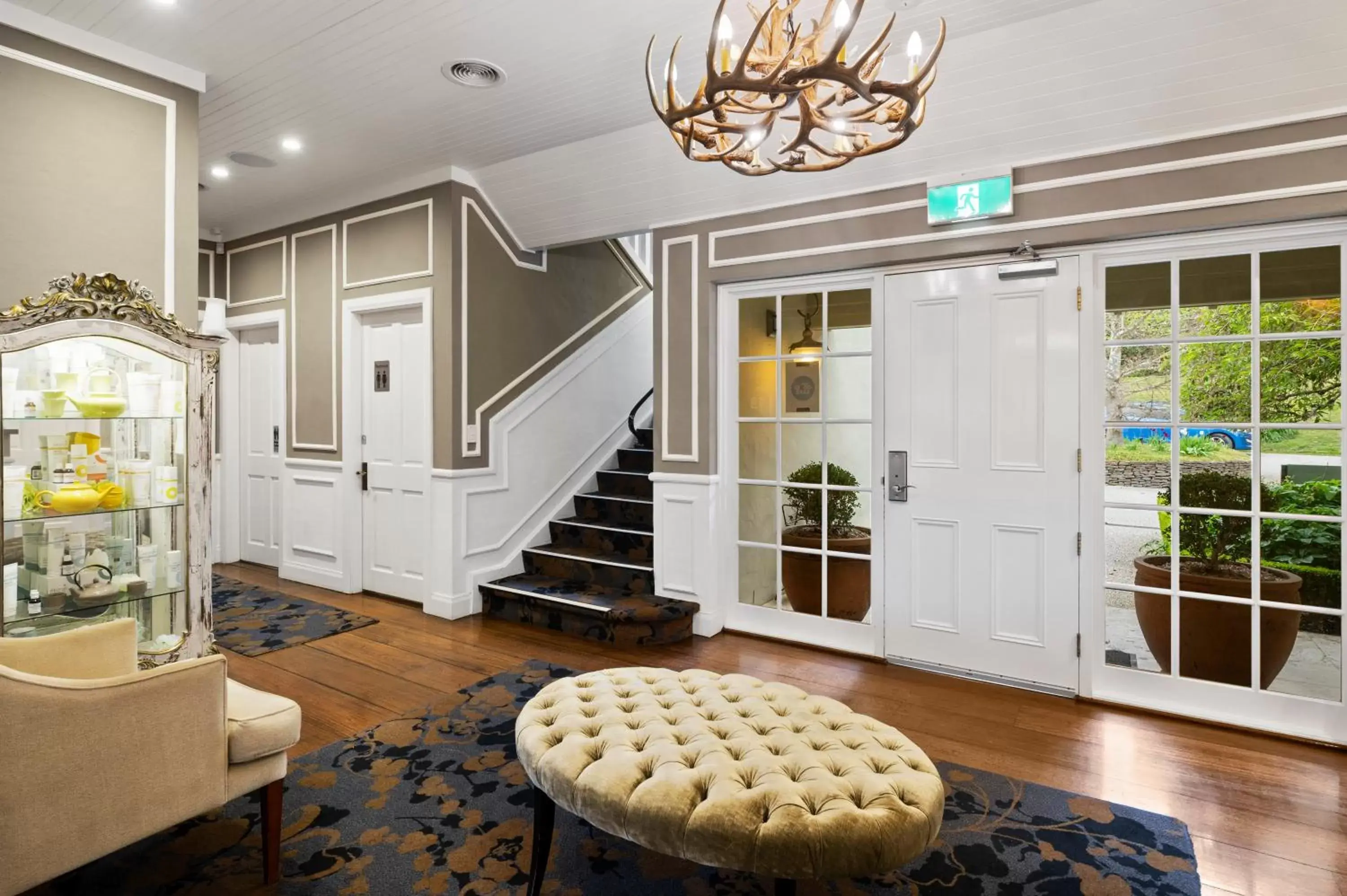 Lobby or reception in Parklands Country Gardens & Lodges Blue Mountains