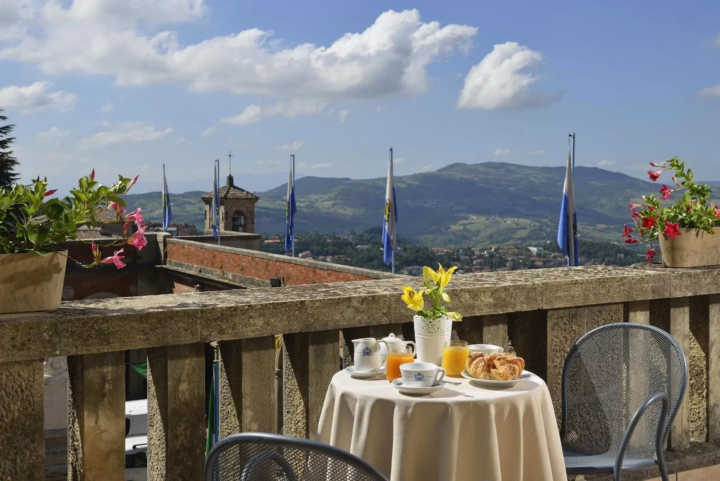 Balcony/Terrace, Mountain View in Titano Suites
