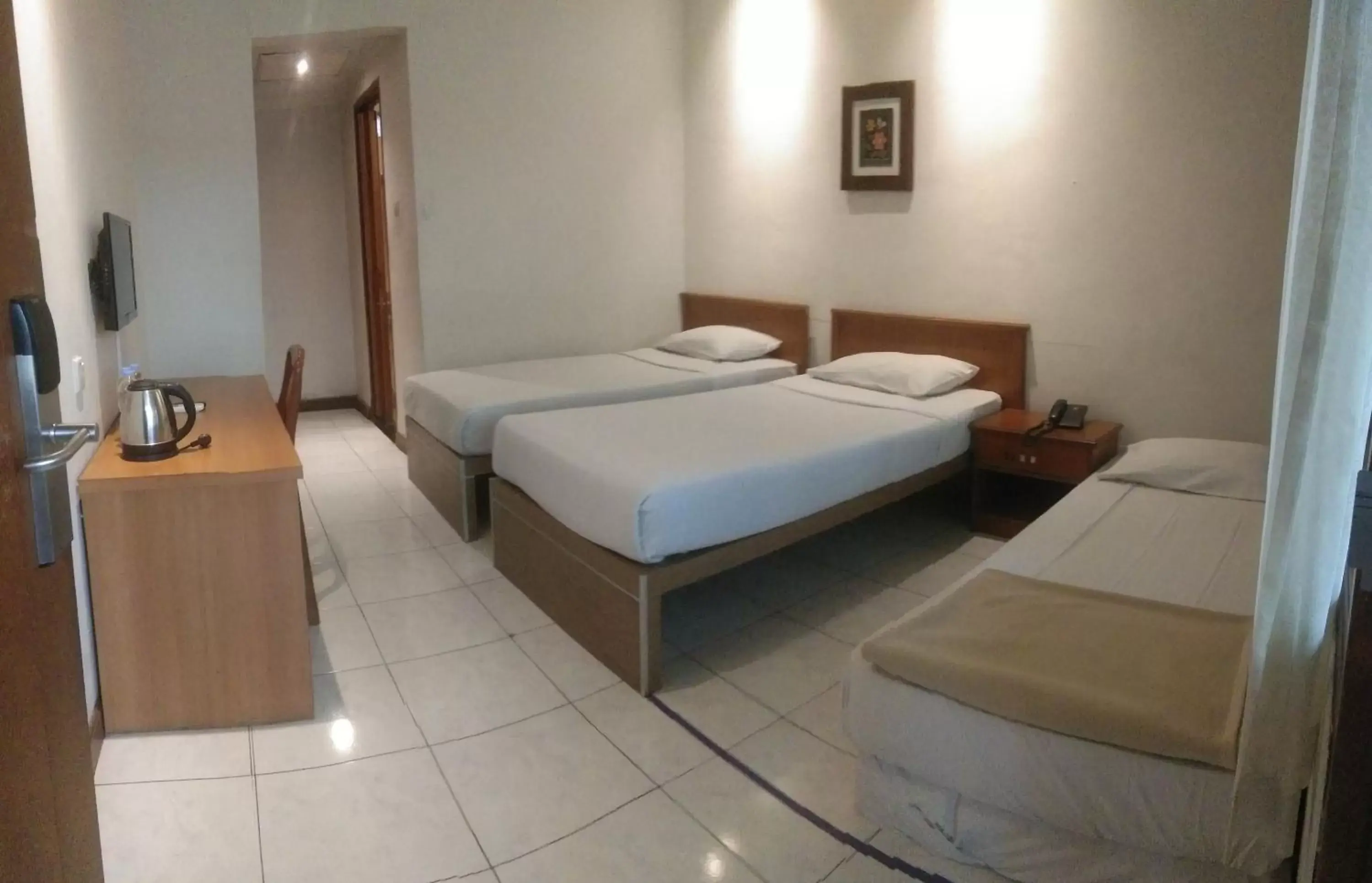 Bathroom, Bed in Mutiara Hotel and Convention