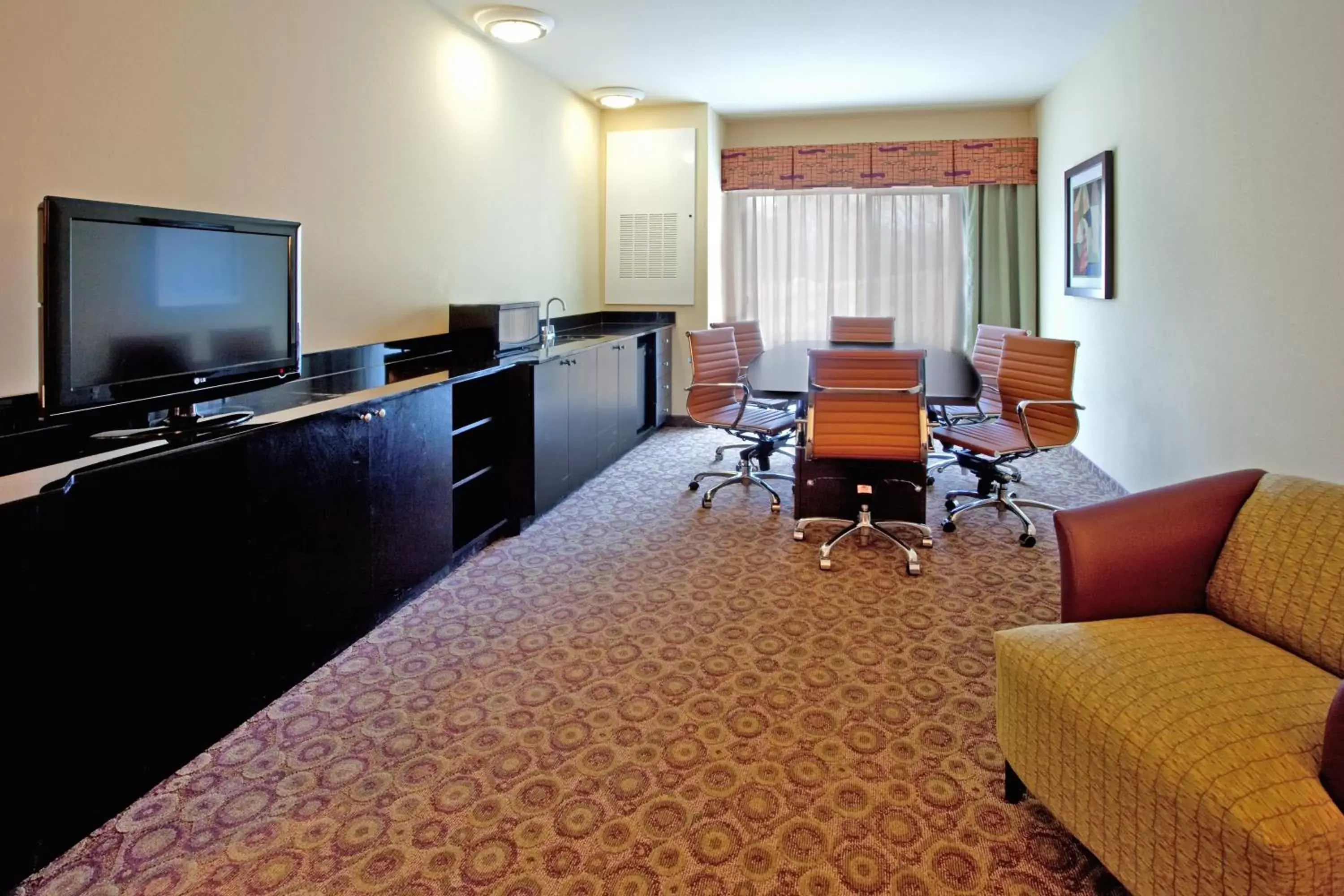 Photo of the whole room in Holiday Inn Express Hotel & Suites Clemson - University Area, an IHG Hotel