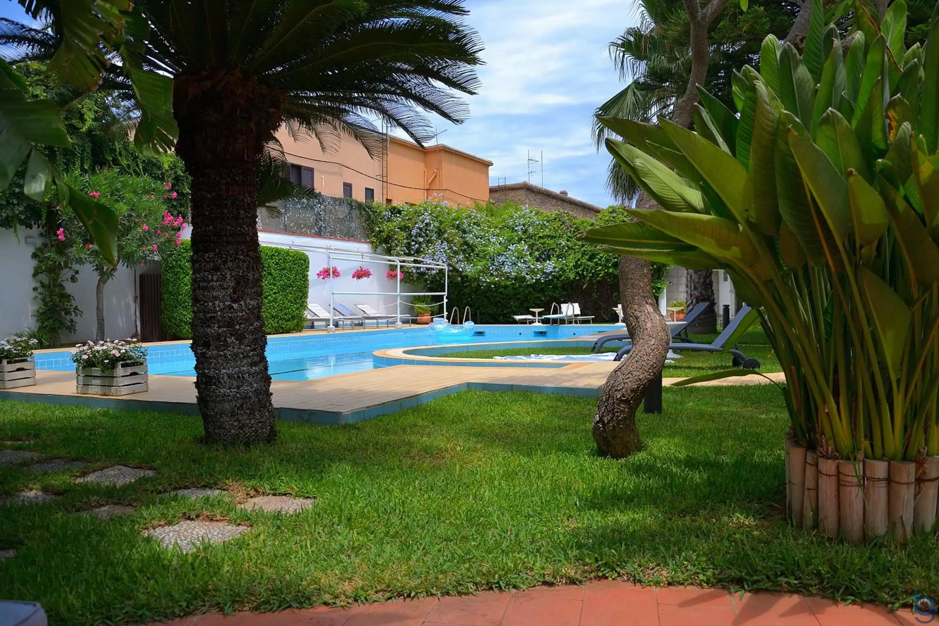 Garden, Swimming Pool in B&b Mondello Resort