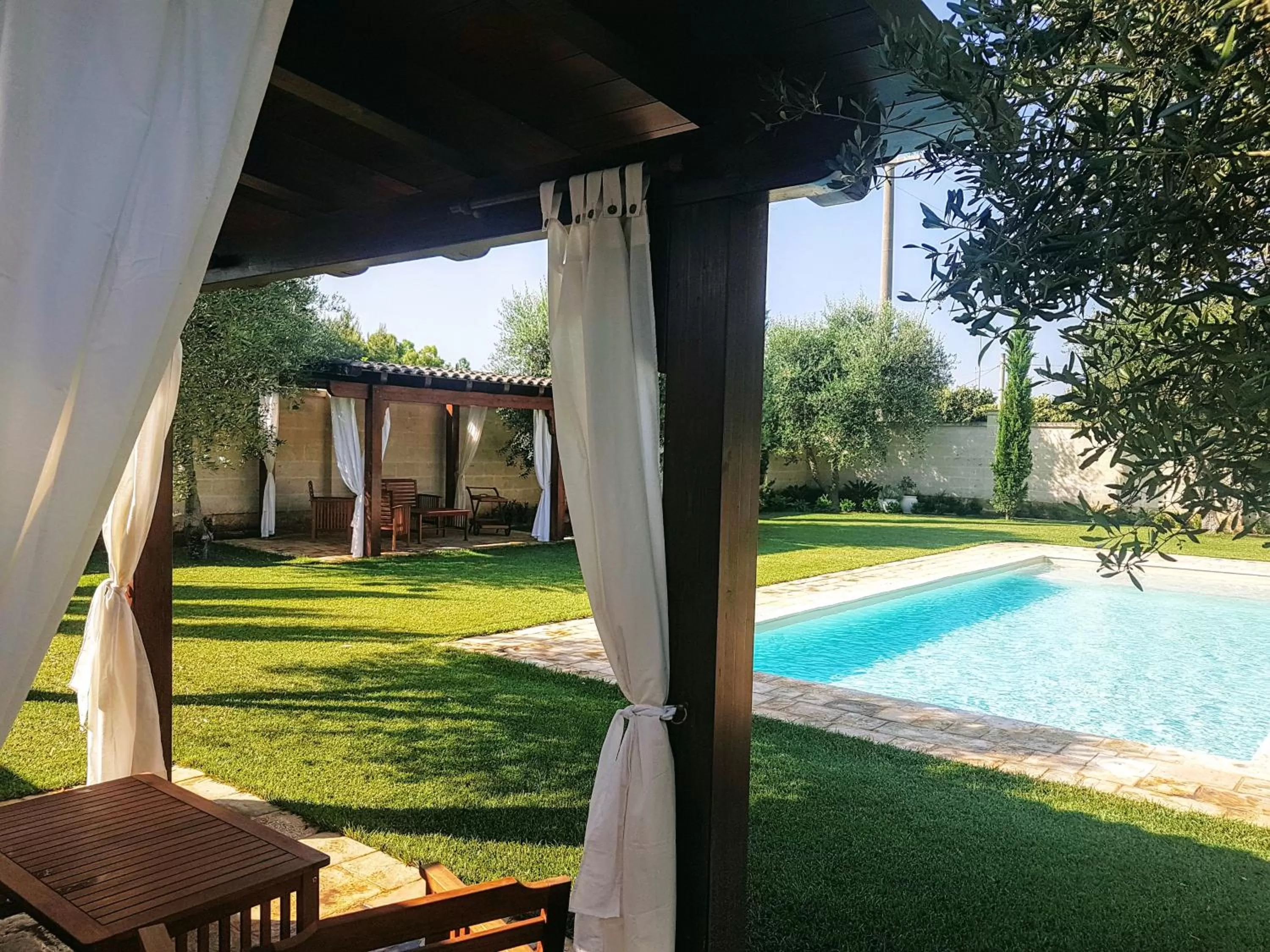 Garden in BORGO LUNA b&b