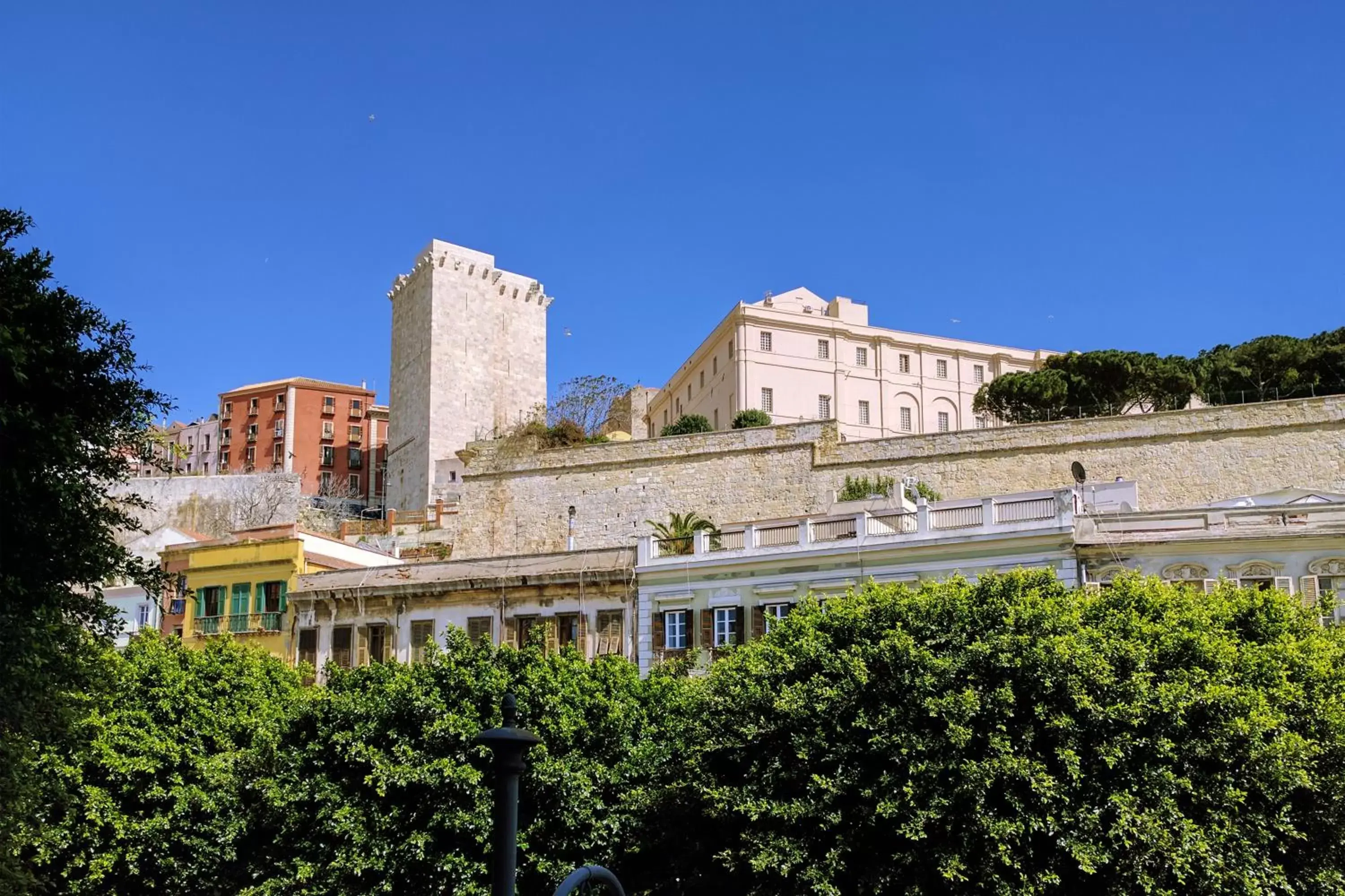 City view, Property Building in Dome B&B