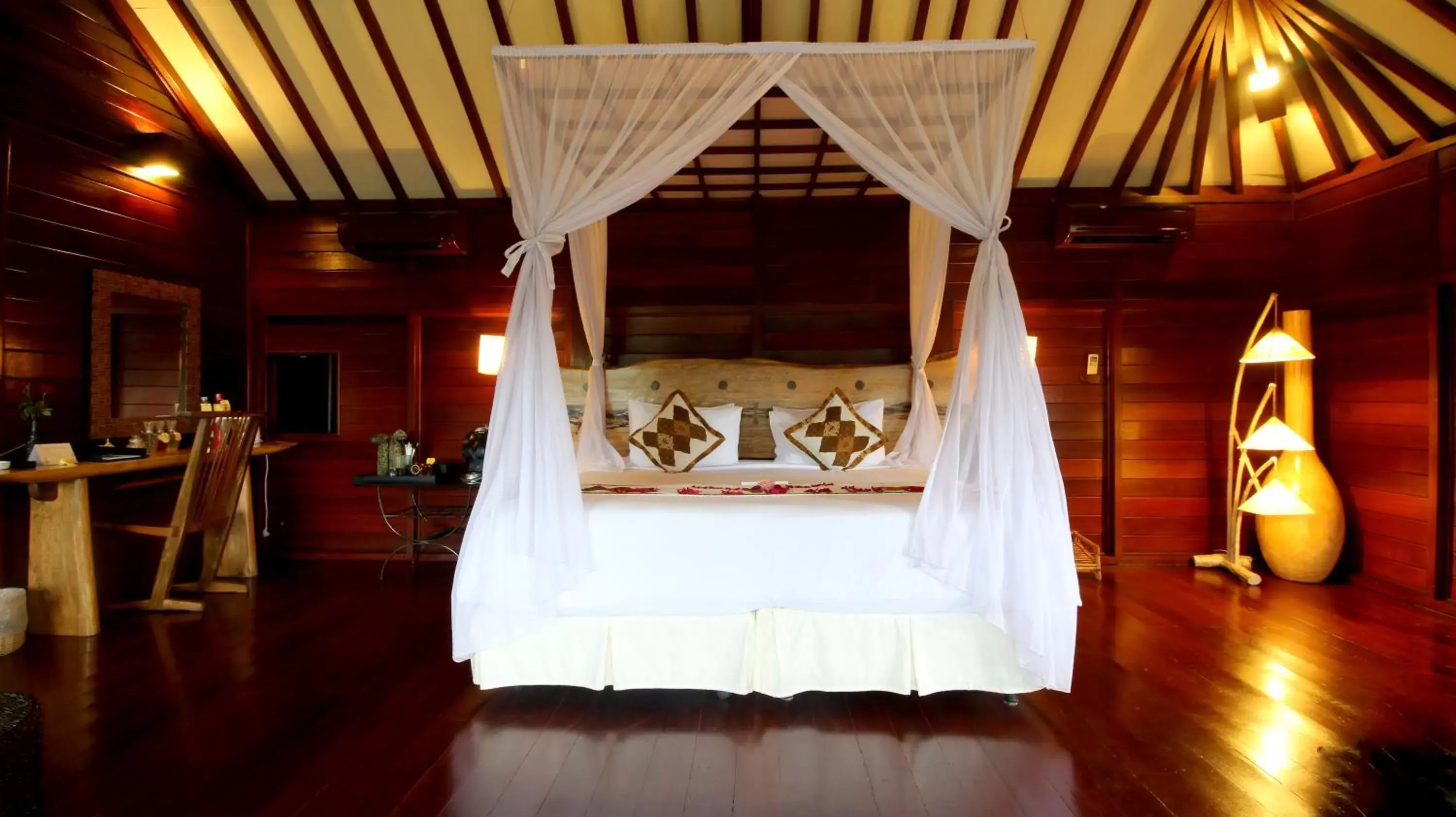 Bedroom, Banquet Facilities in Kupu Kupu Barong Villas and Tree Spa by L’OCCITANE