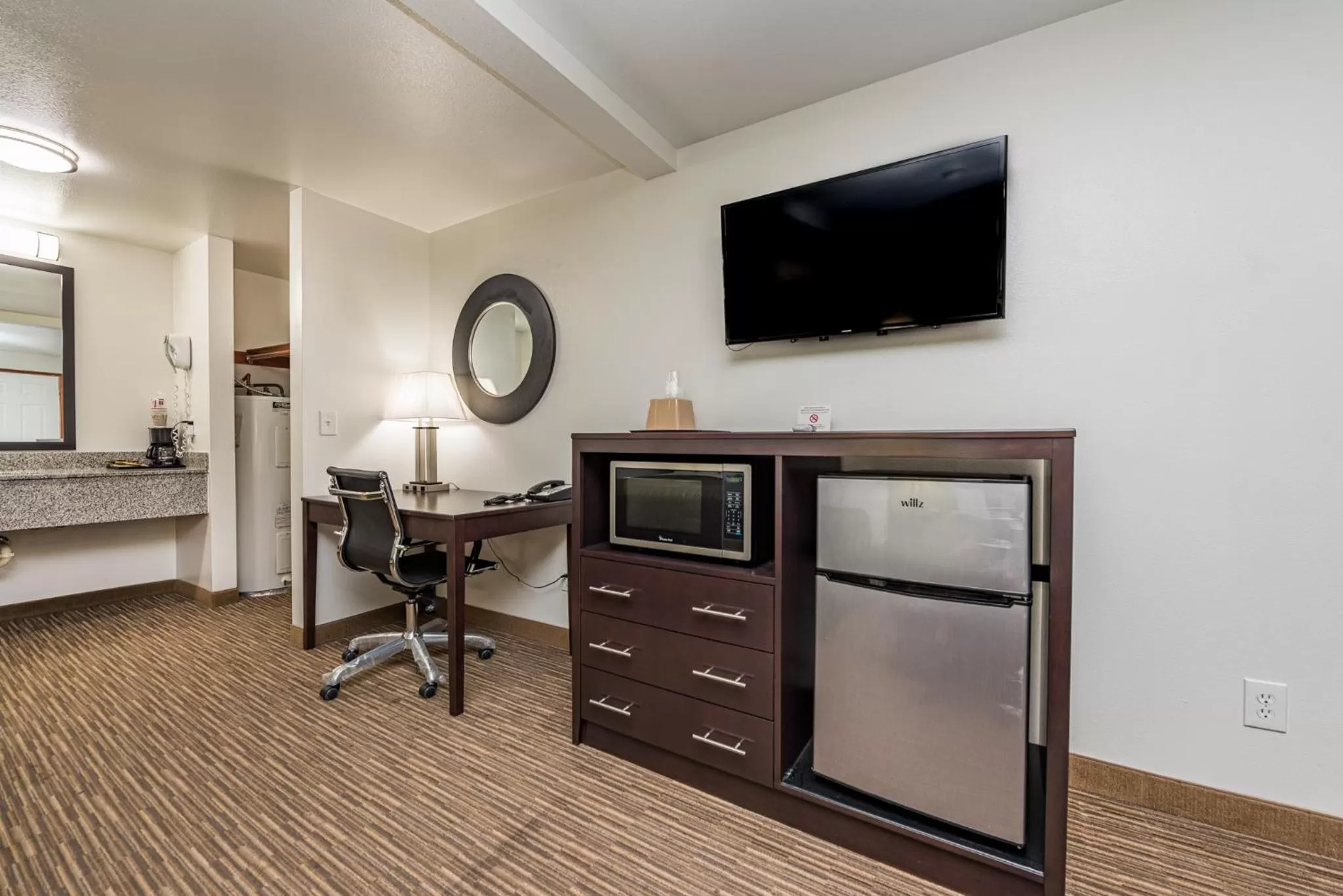 TV and multimedia in Sundowner Motel Sequim