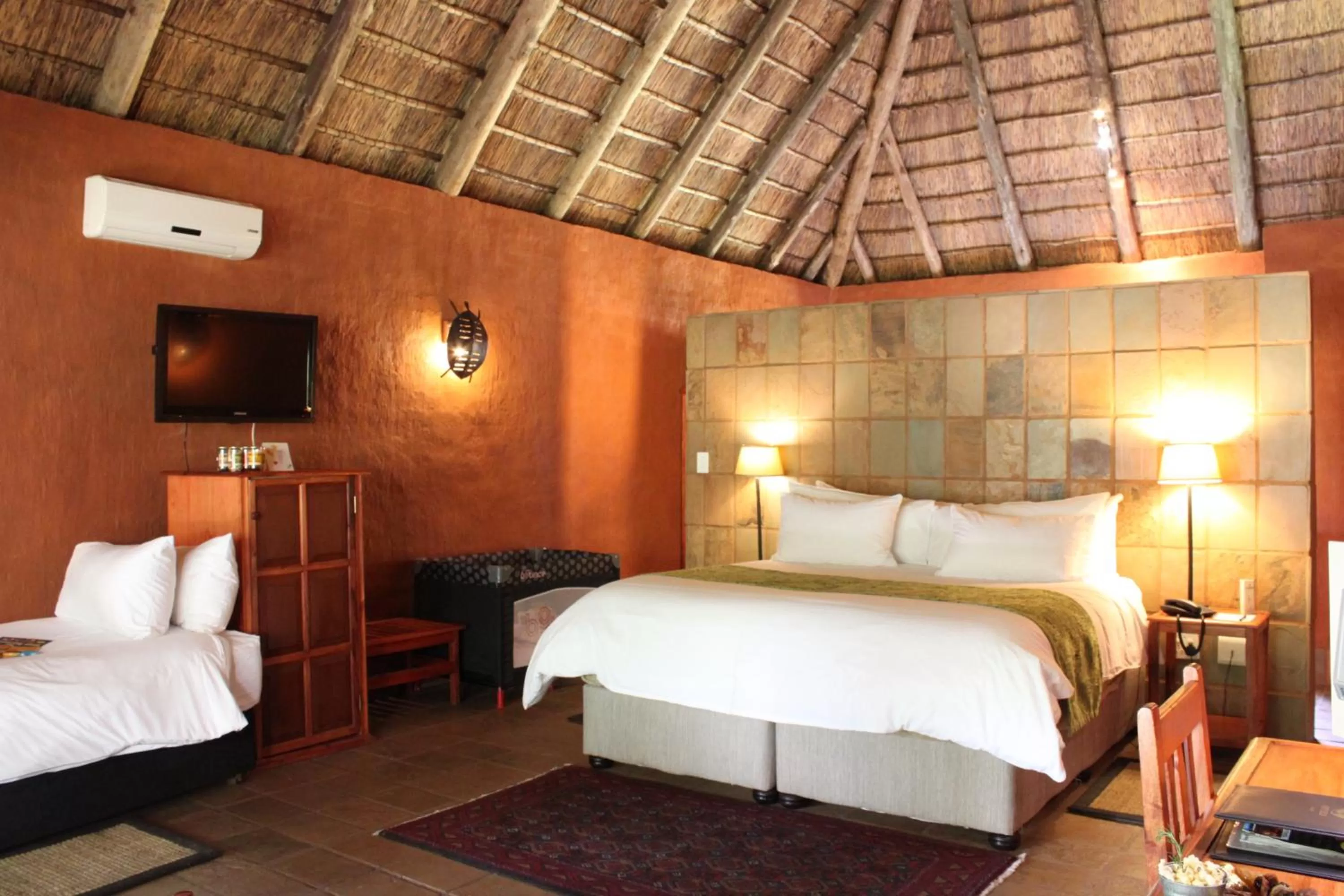 Bedroom, Bed in Misty Hills Country Hotel, Conference Centre & Spa