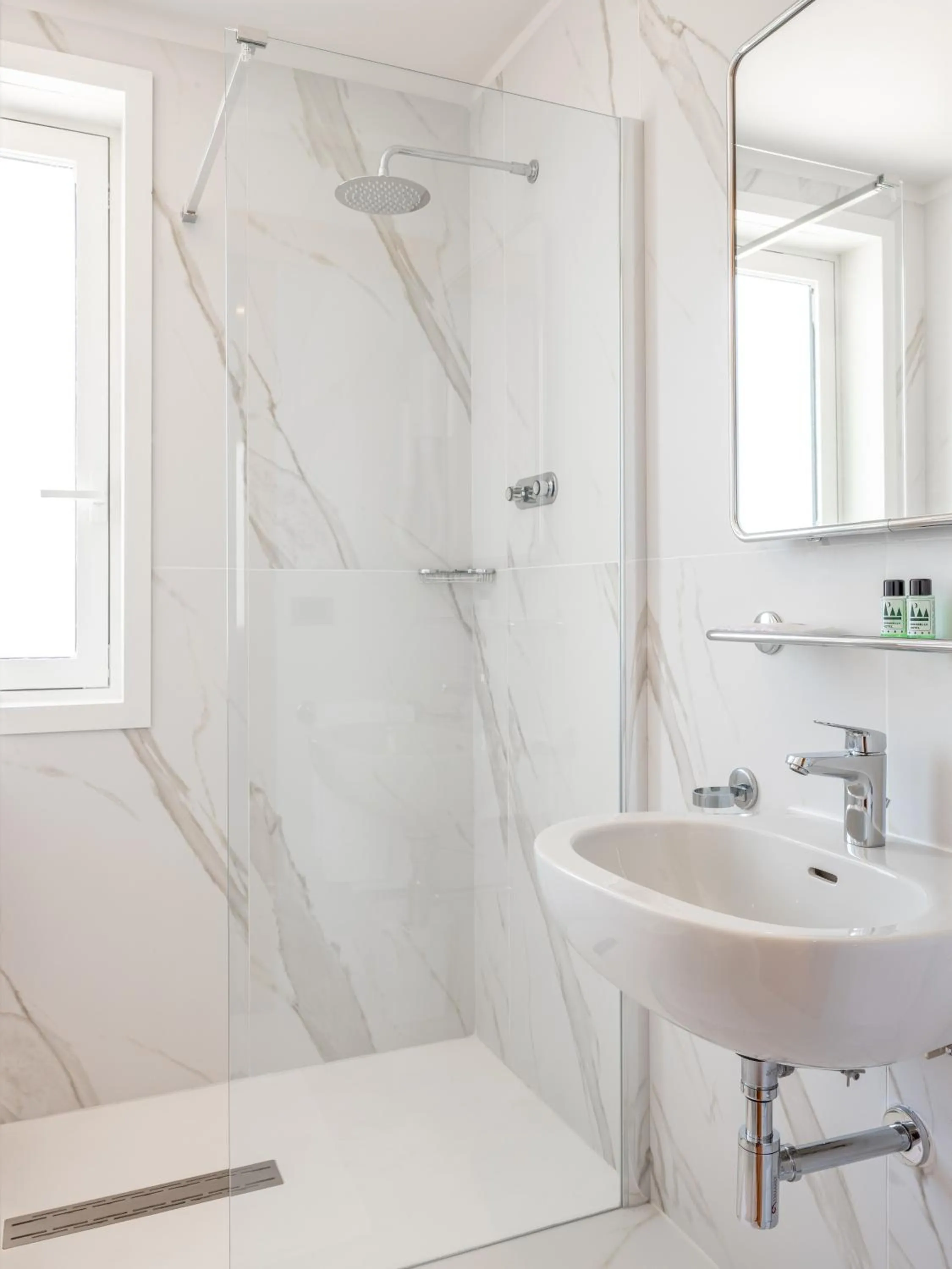 Bathroom in Mirabella Hotel