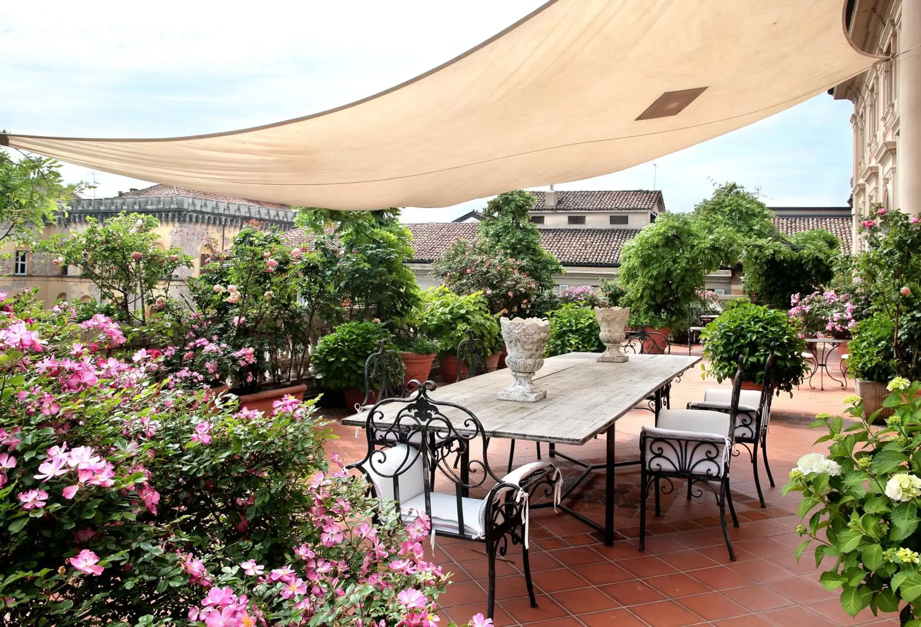 Balcony/Terrace, Restaurant/Places to Eat in Arnaboldi Palace