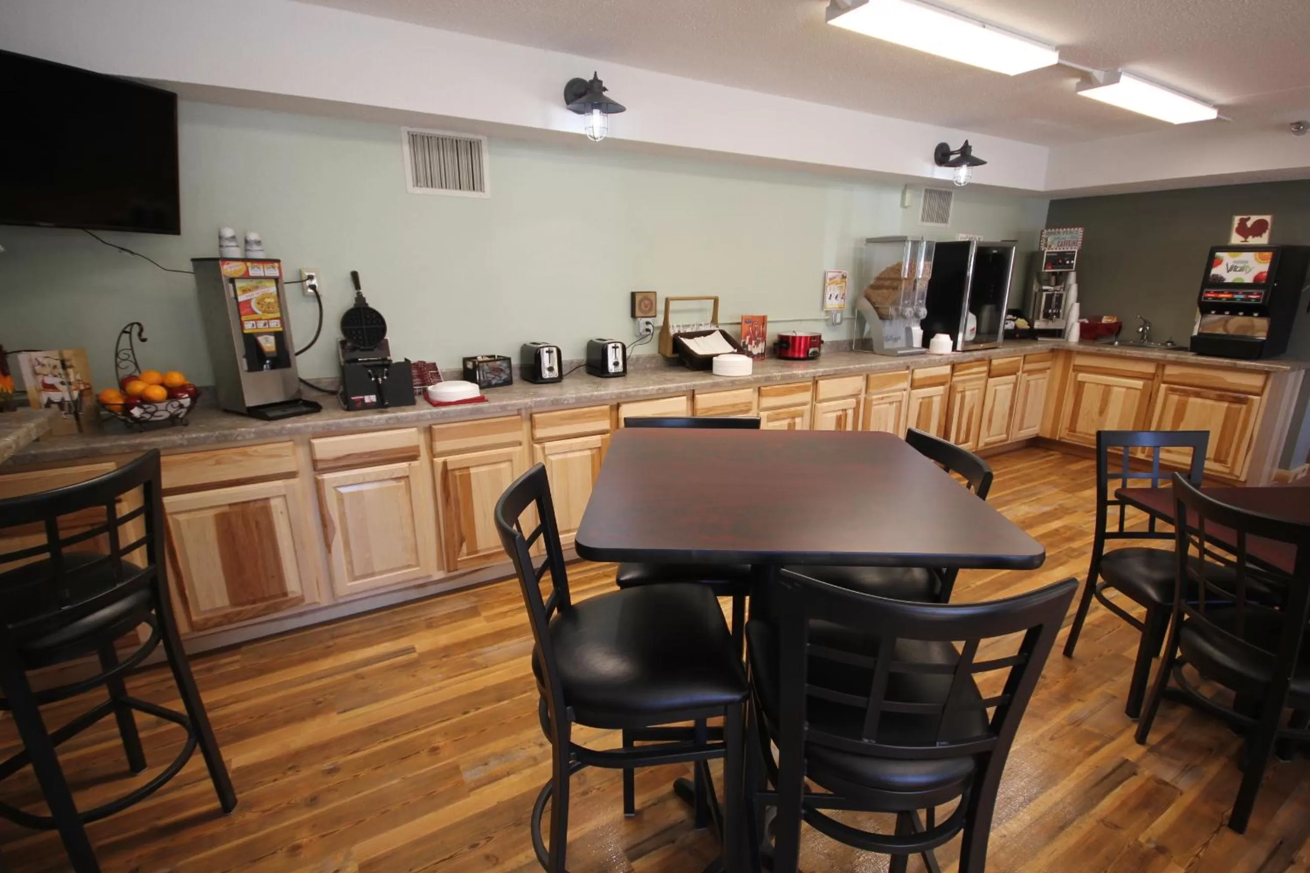 Restaurant/places to eat in Blackstone Lodge and Suites