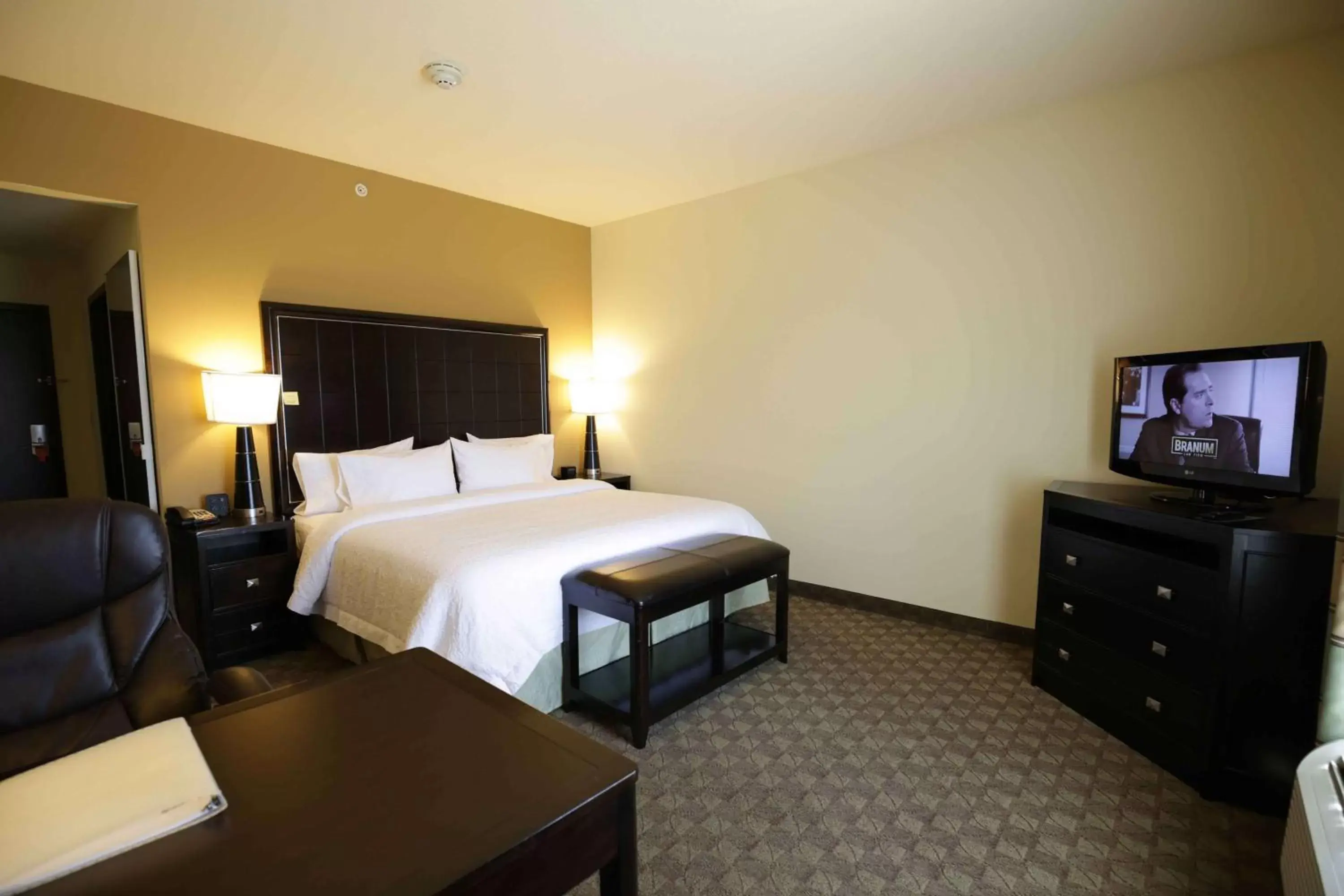 Bedroom, Bed in Hampton Inn & Suites McAlester