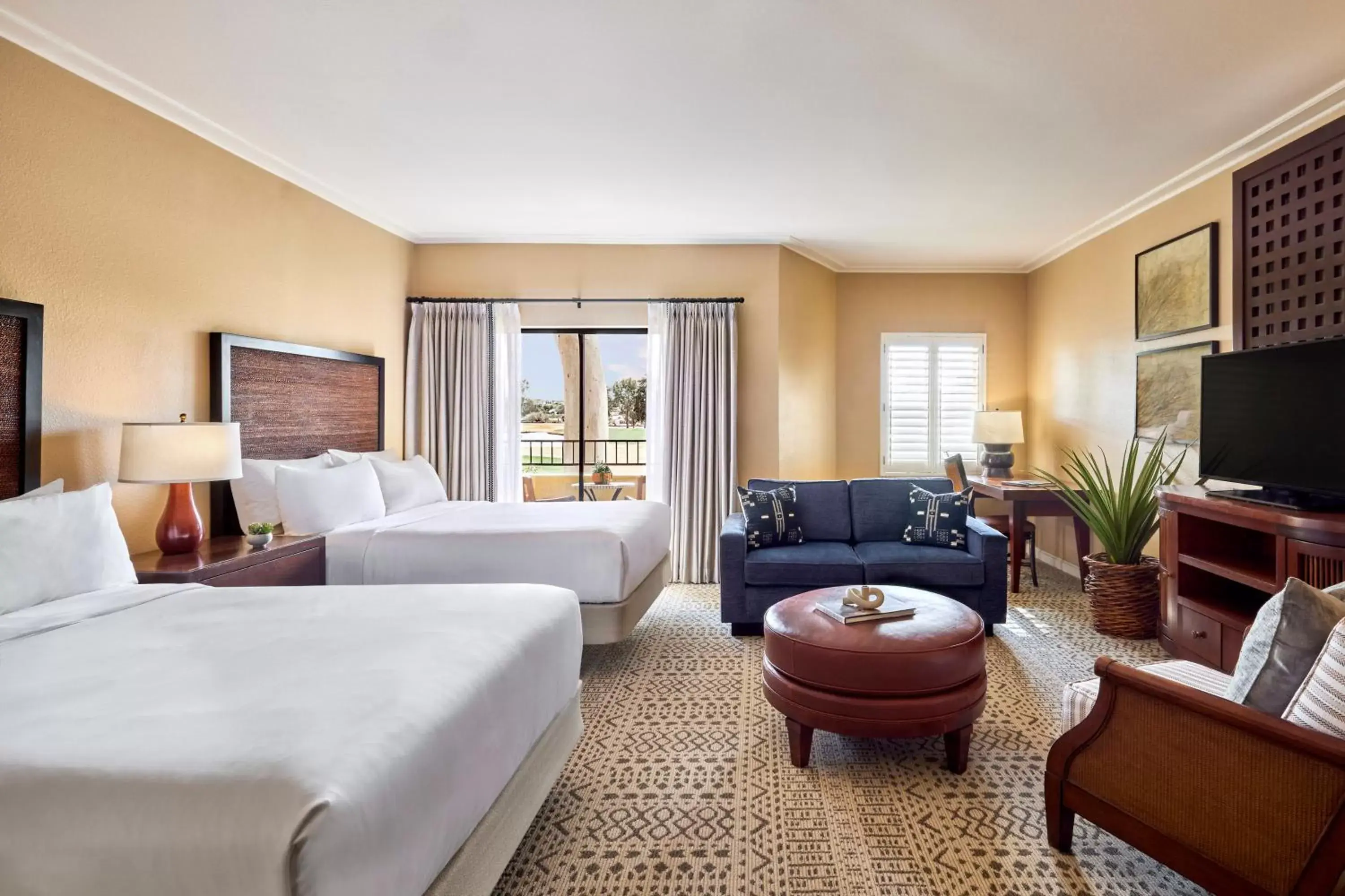 Bedroom in Omni Tucson National Resort