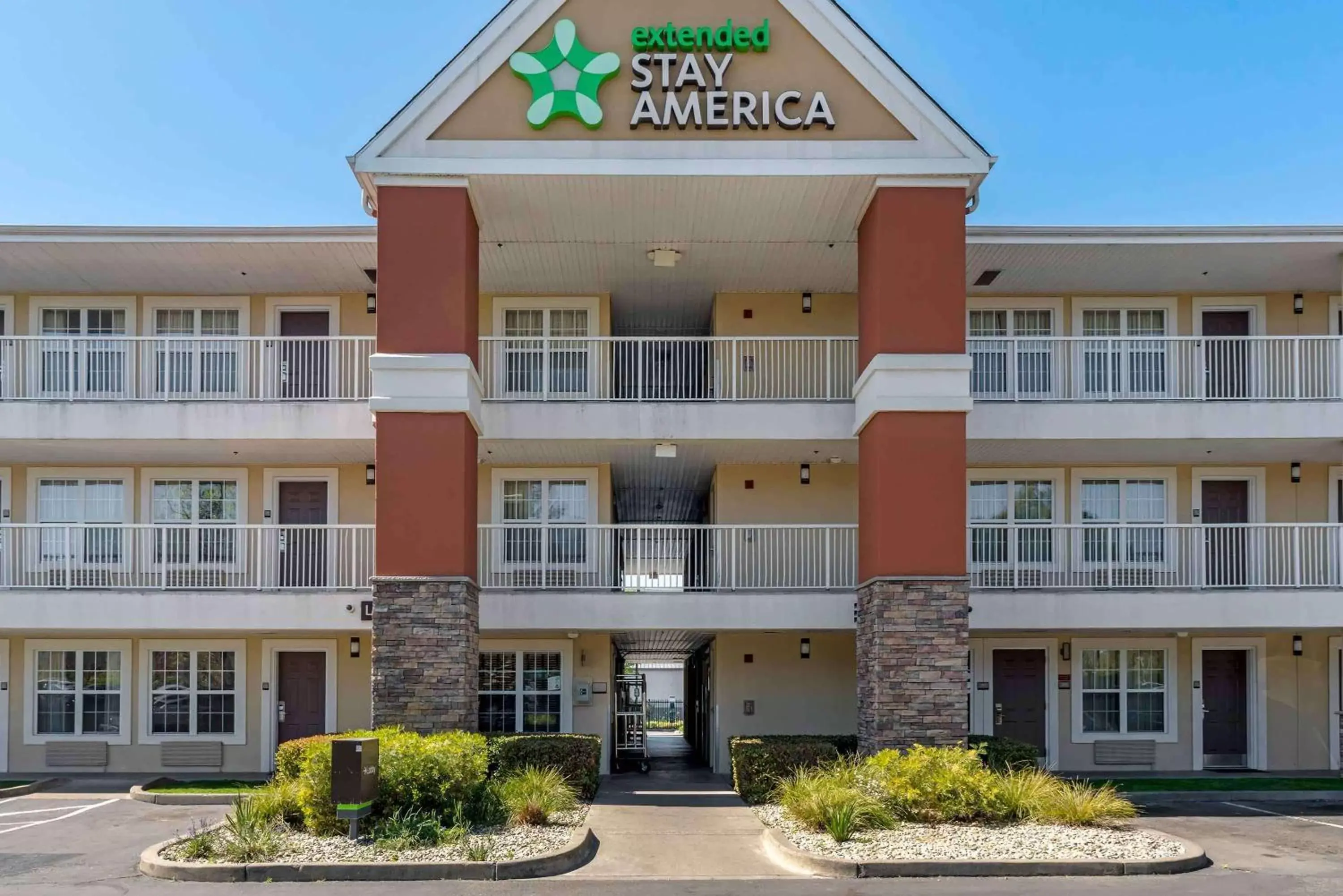 Property Building in Extended Stay America Suites - Santa Rosa - South