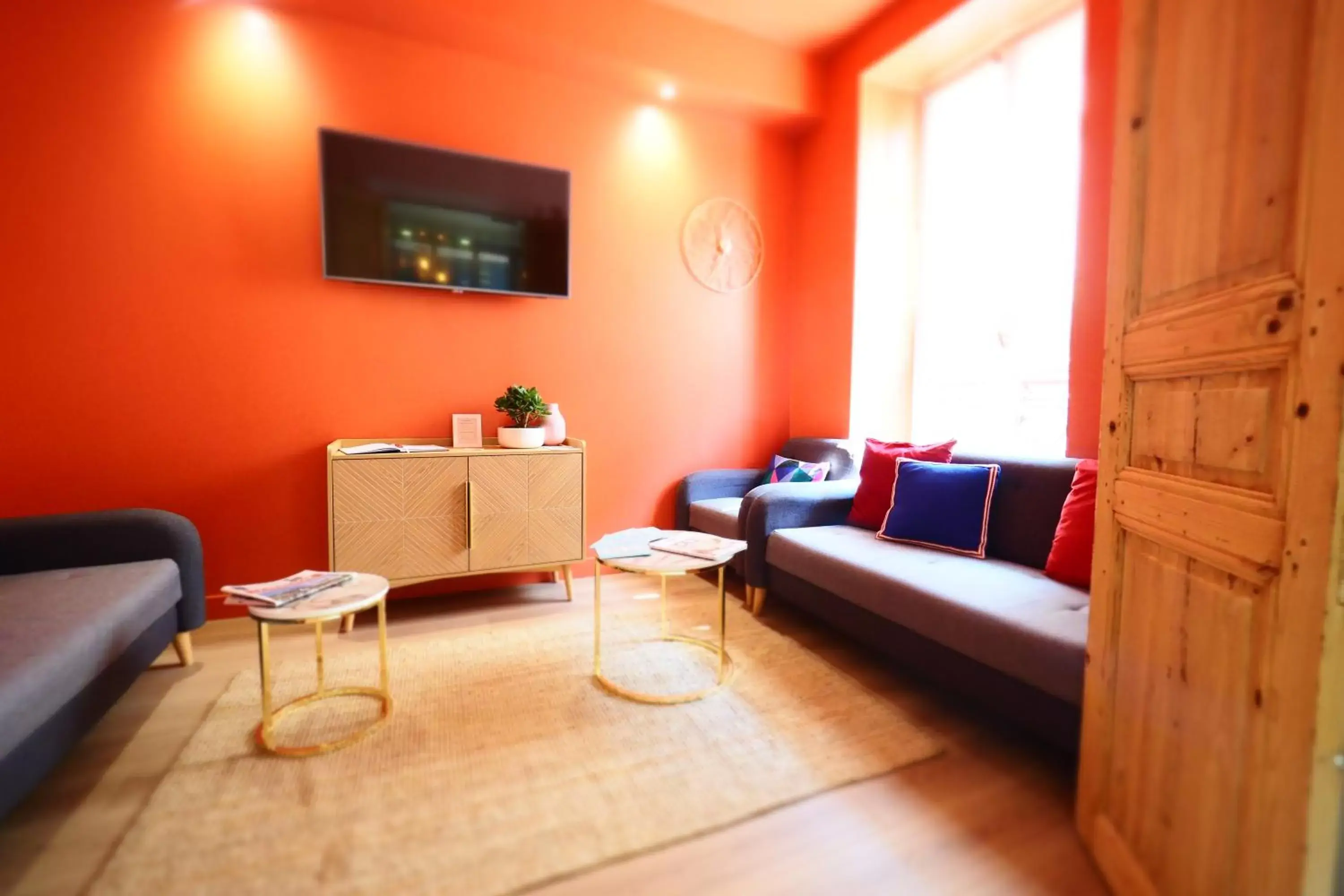 Communal lounge/ TV room, Seating Area in Hôtel Le Biarritz - Vichy