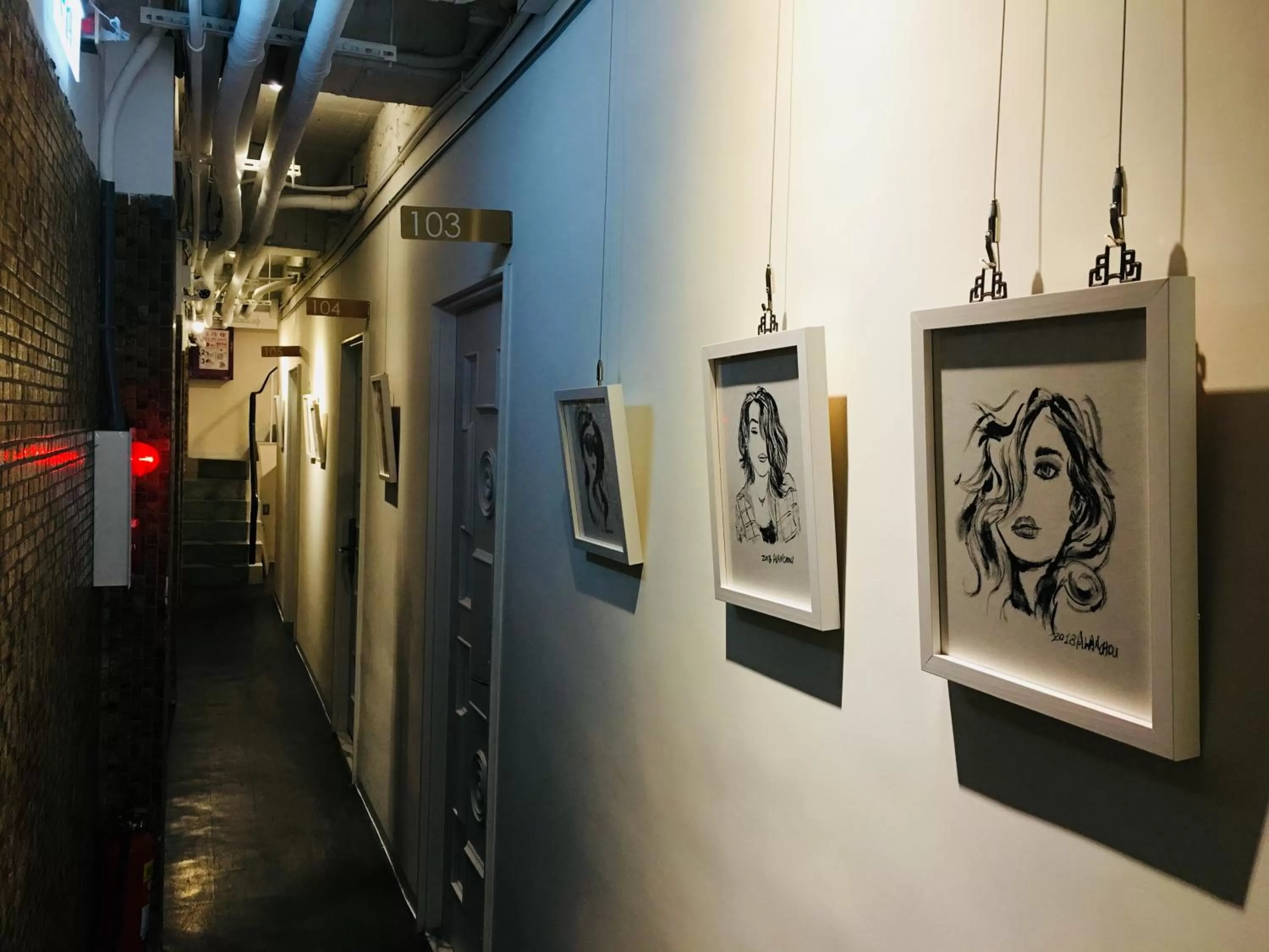 Decorative detail in King Wow Inn