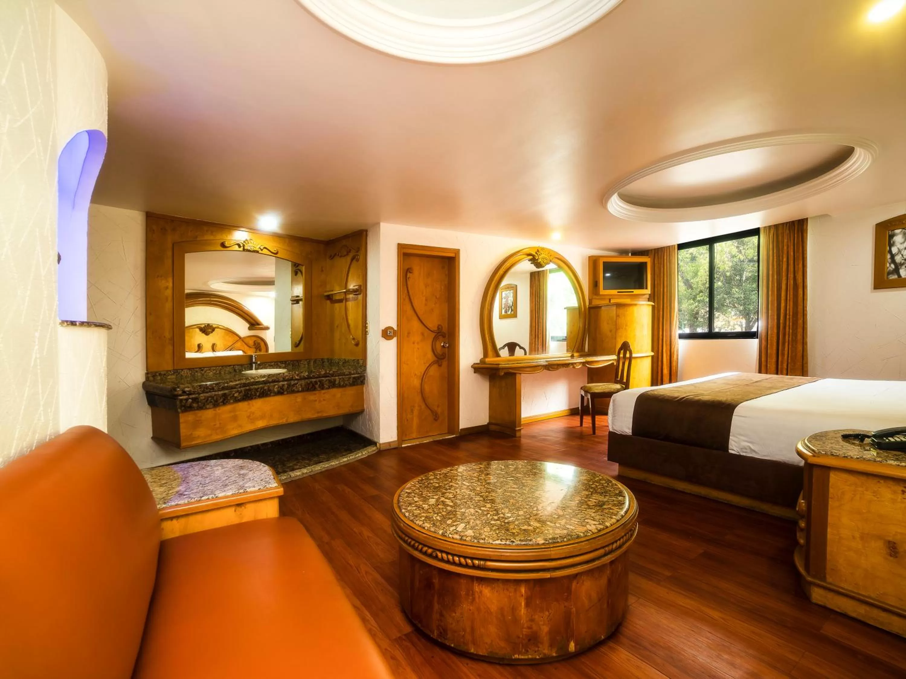 TV and multimedia in Hotel Normandie