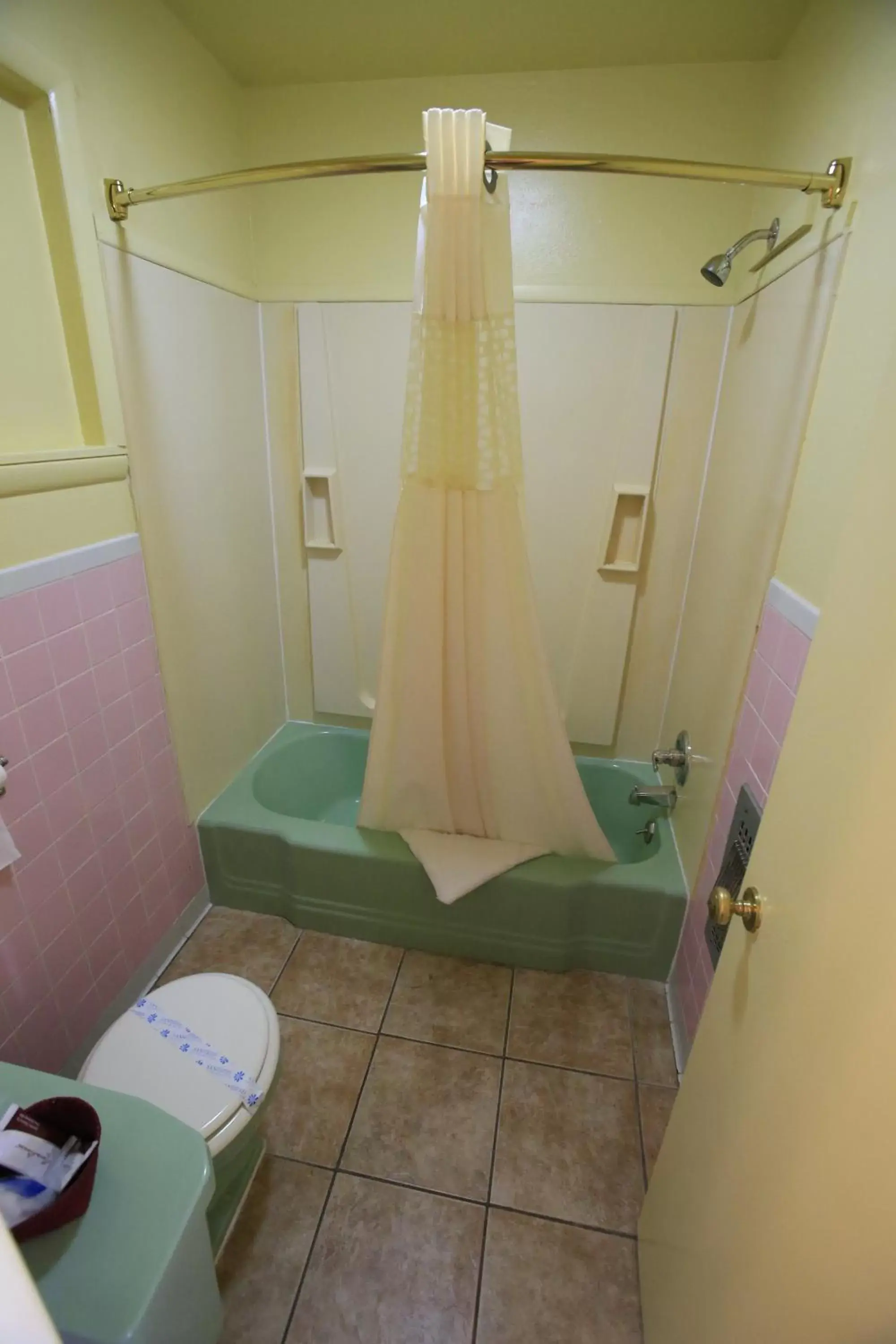 Bathroom in Shamrock Country Inn