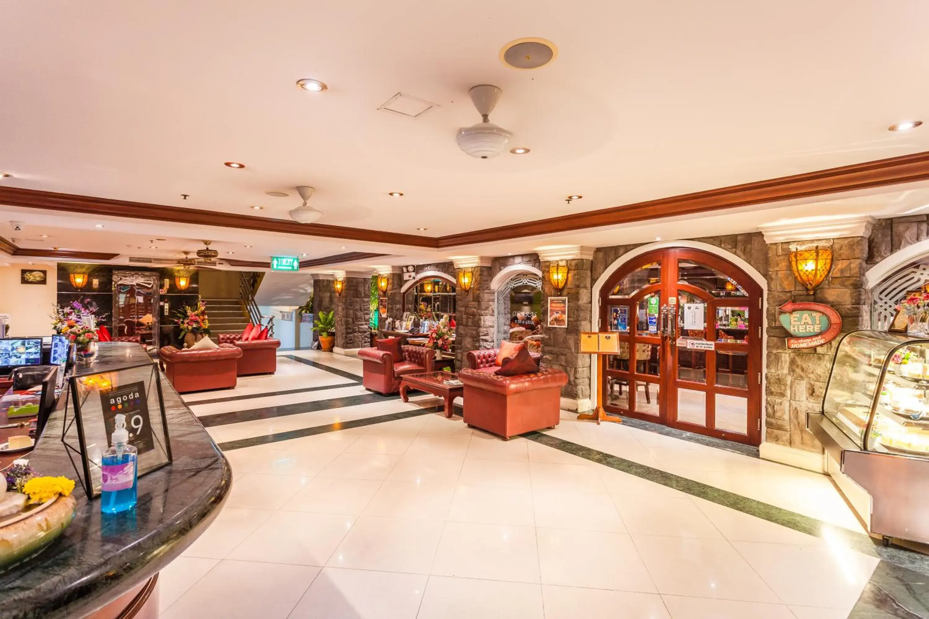 Lobby or reception in Tara Court Hotel