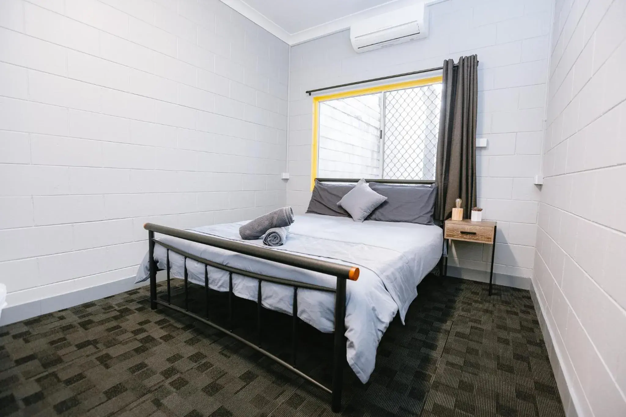 Double Room with Shared Bathroom in Mad Monkey Backpackers Village Double Room with Shared Bathroom in Mad Monkey Backpackers Village