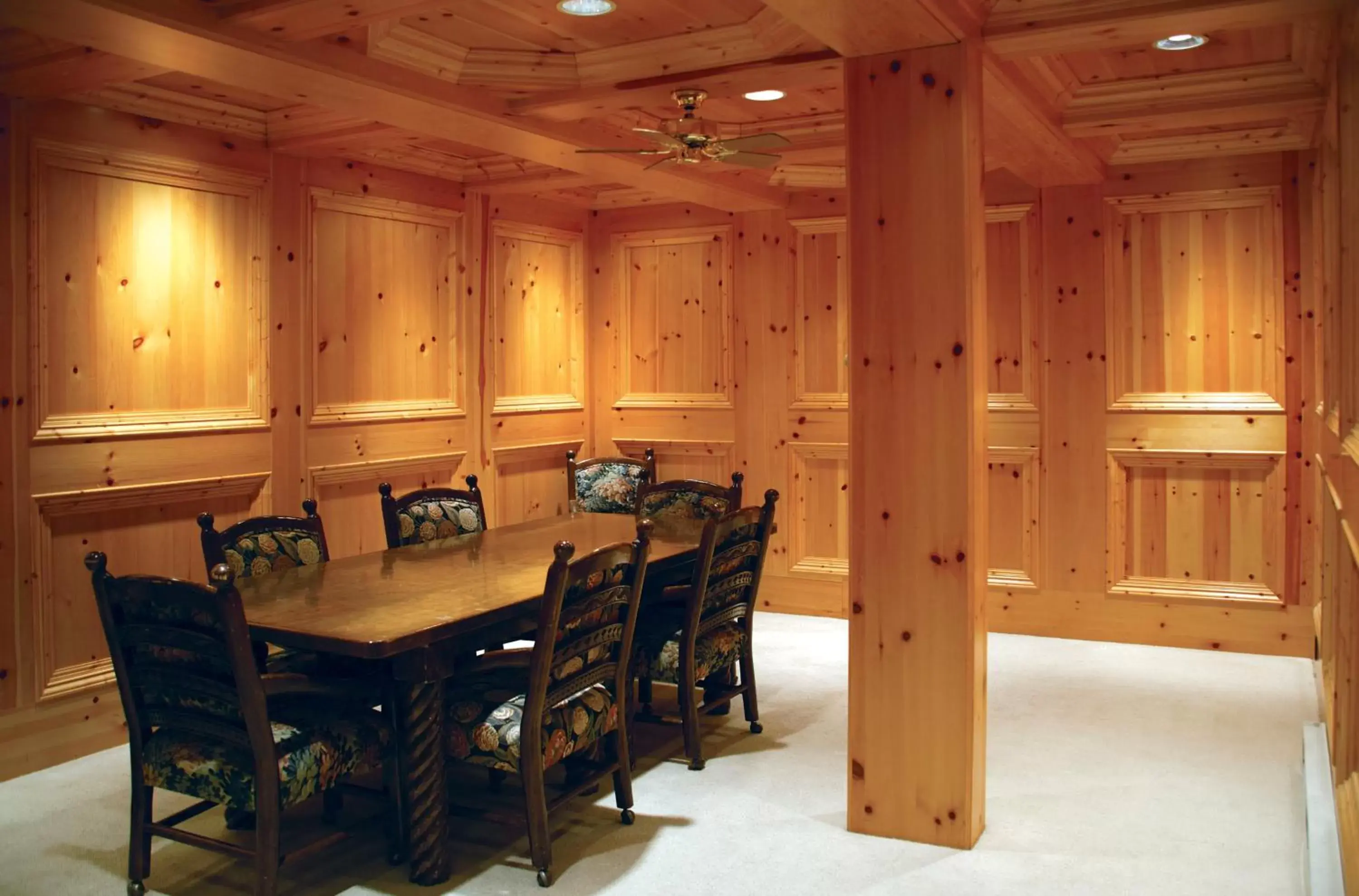 Business facilities, Dining Area in Kandahar Lodge at Whitefish Mountain Resort