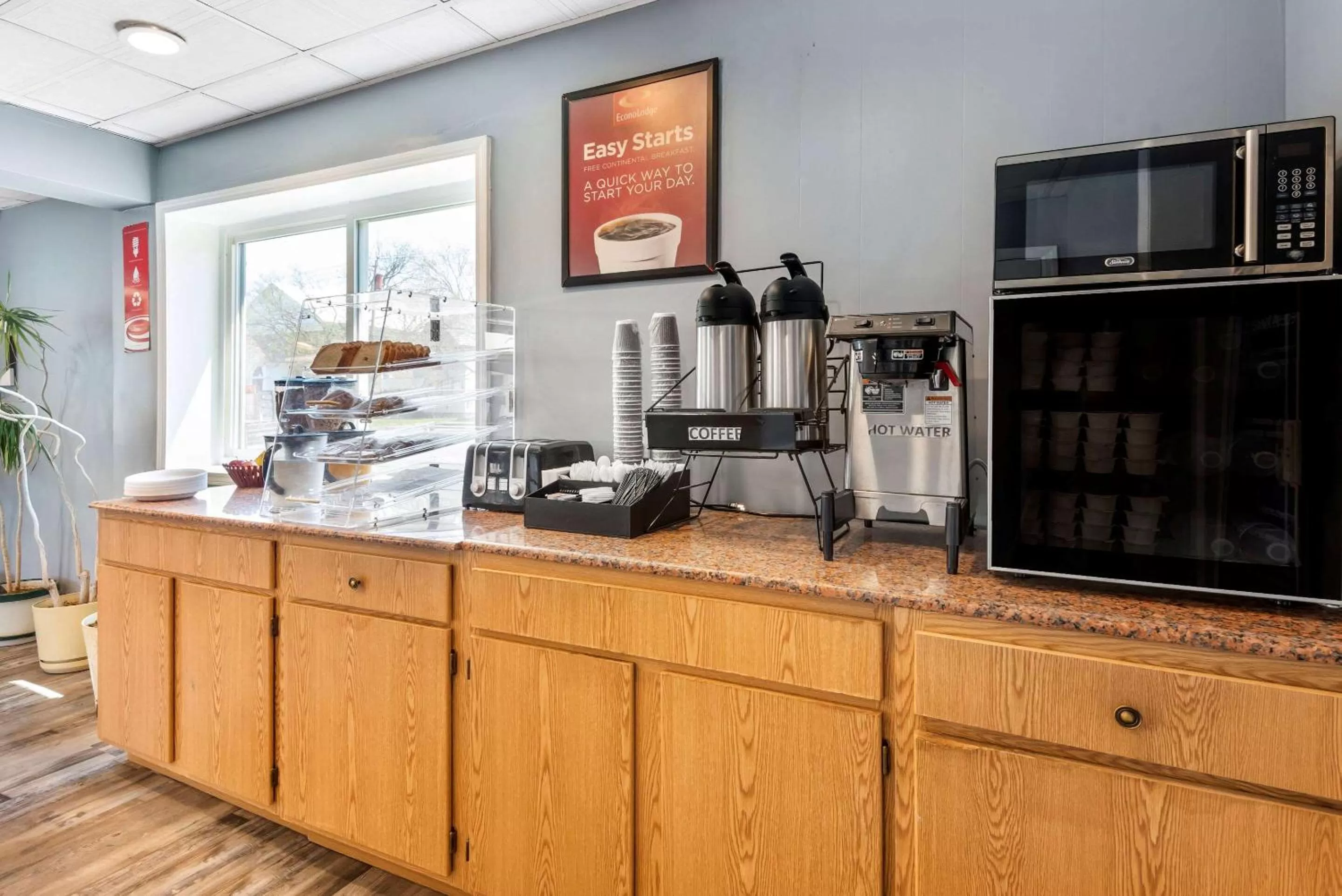 Restaurant/places to eat in Econo Lodge Cortland Downtown