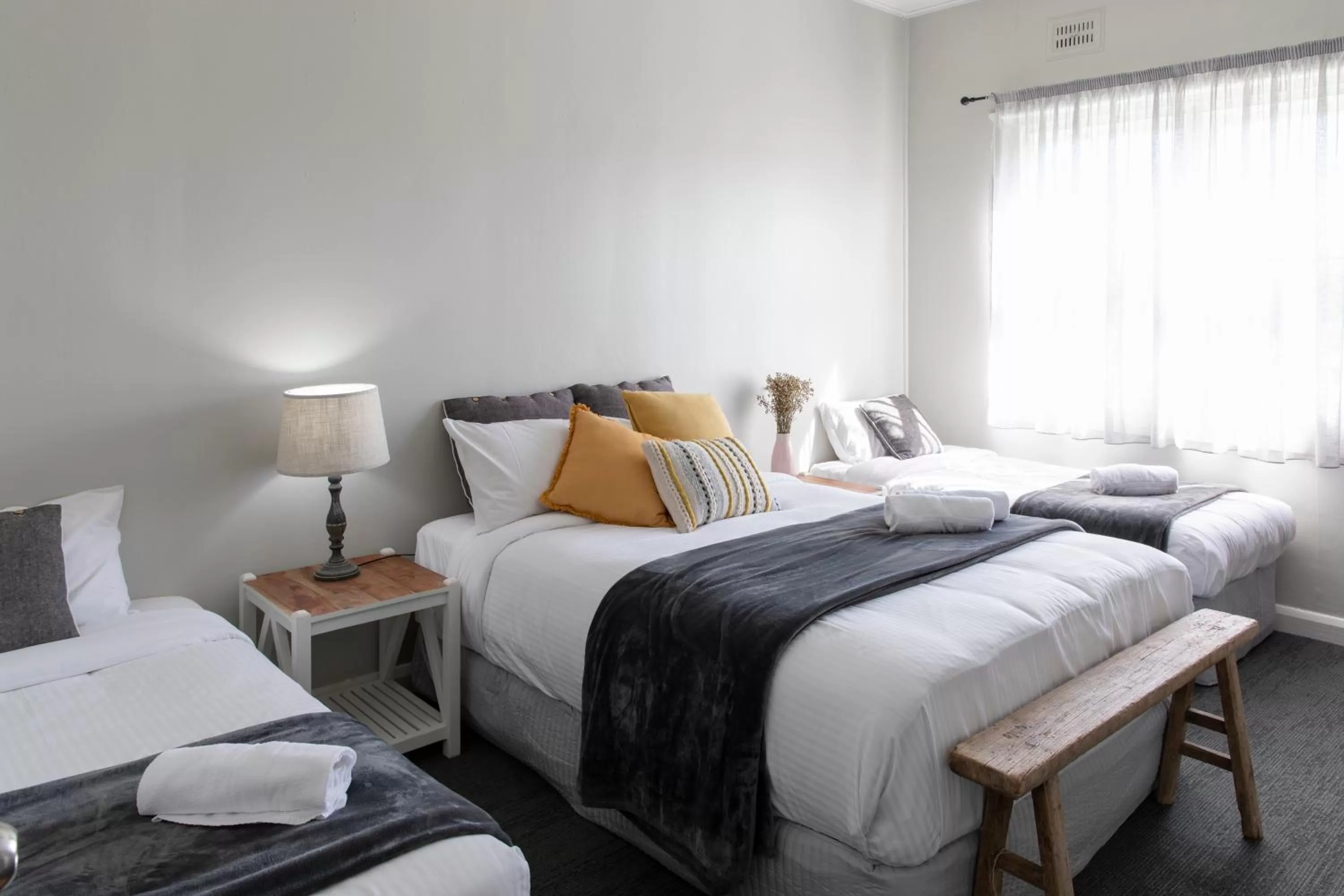 Bed in Robertson Public House and Kitchen