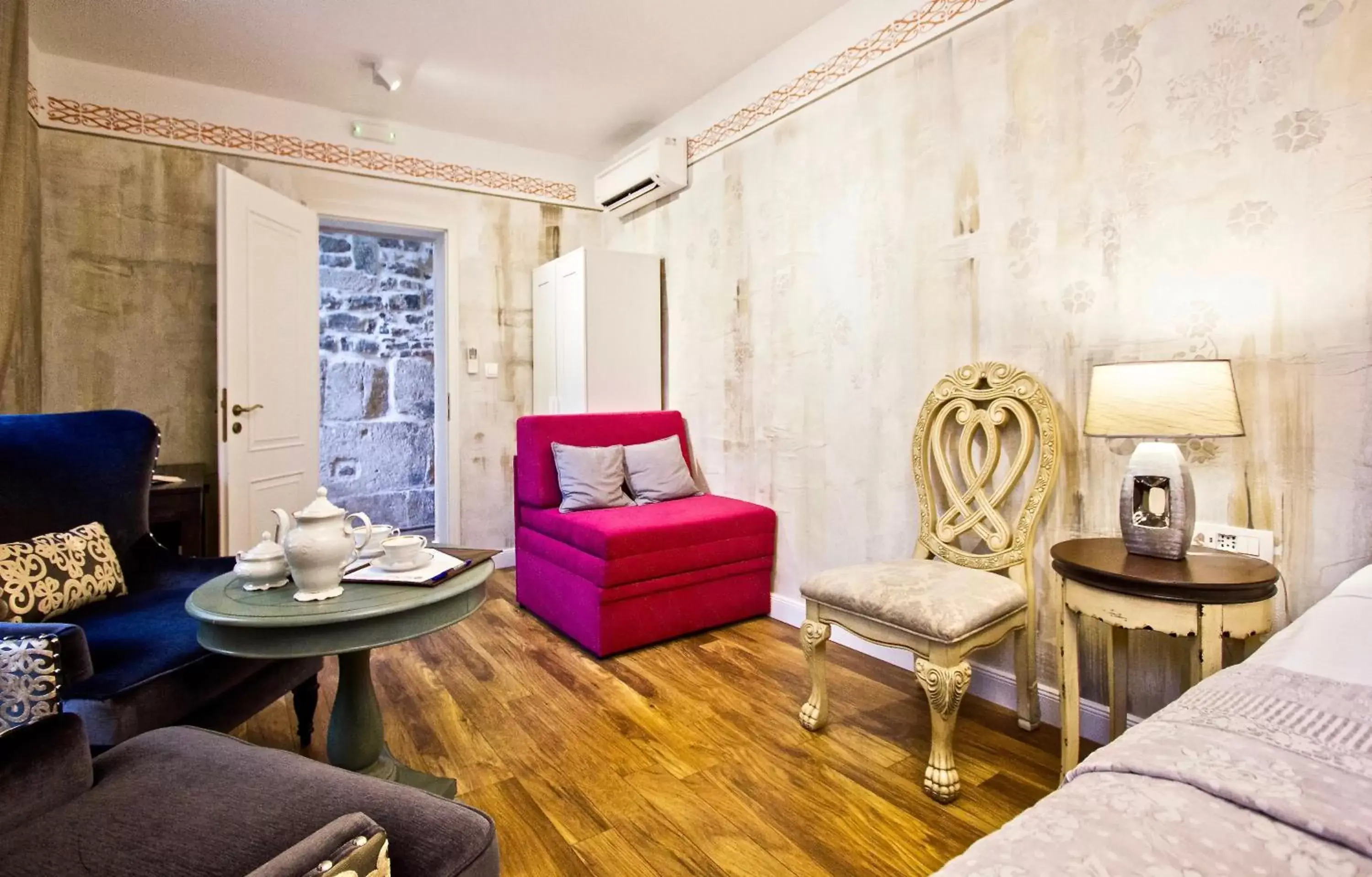 Bedroom, Seating Area in Plaza Marchi Old Town - MAG Quaint & Elegant Boutique Hotels