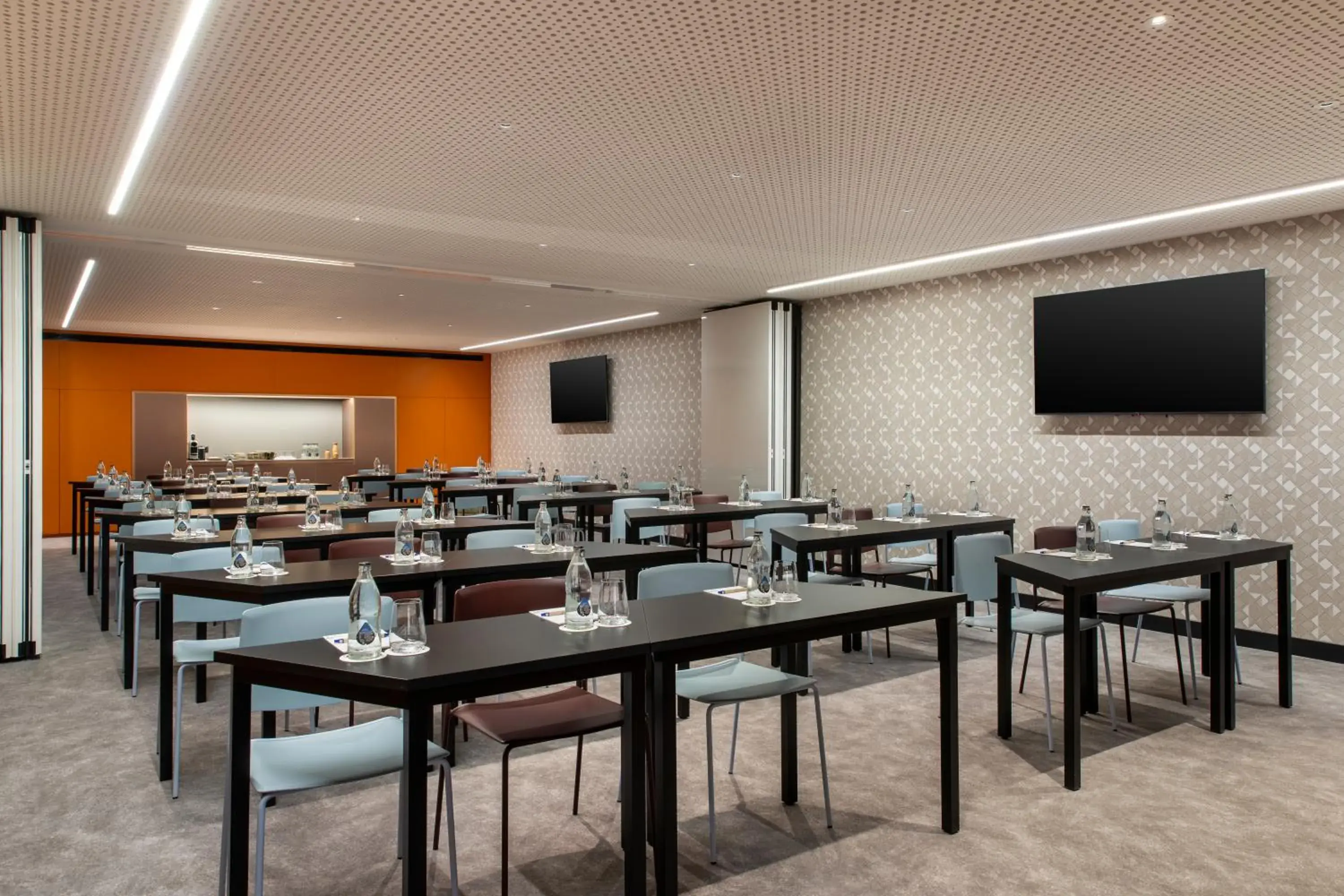Meeting/conference room, Restaurant/Places to Eat in Labtwentytwo Barcelona, a Tribute Portfolio Hotel