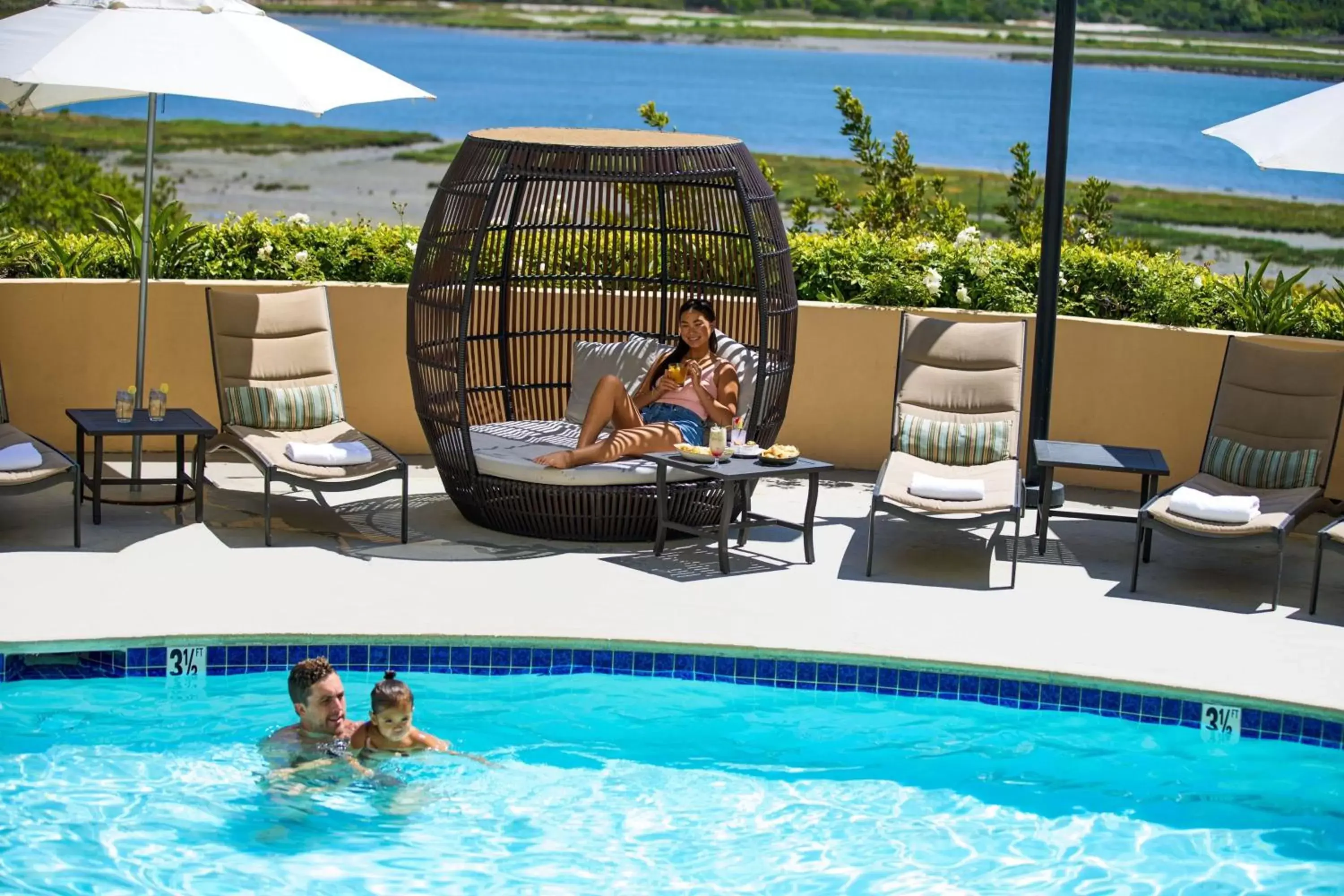 Swimming Pool in Newport Beach Marriott Bayview