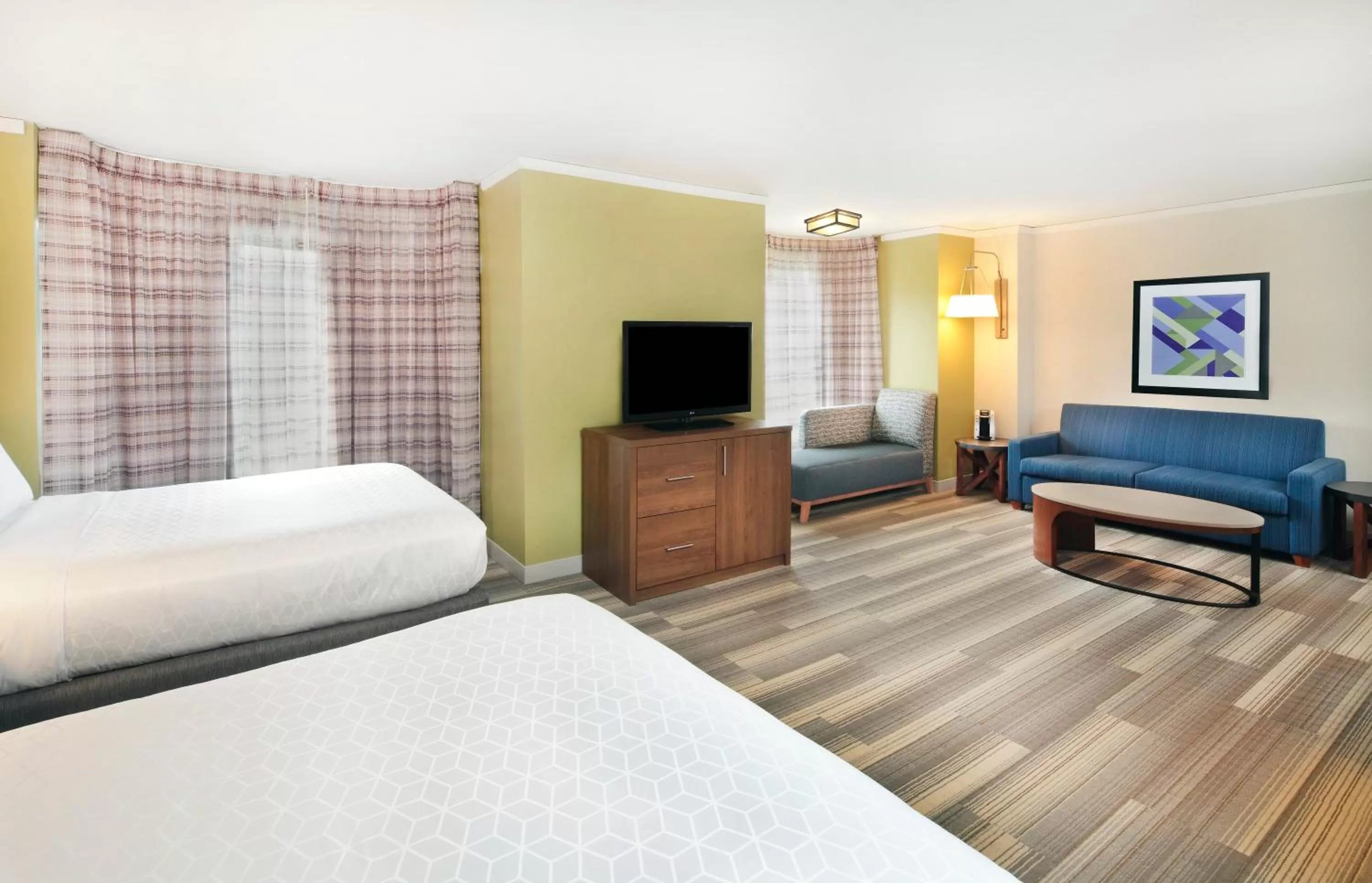 Photo of the whole room, Bed in Holiday Inn Express Hotel & Suites Fisherman's Wharf by IHG