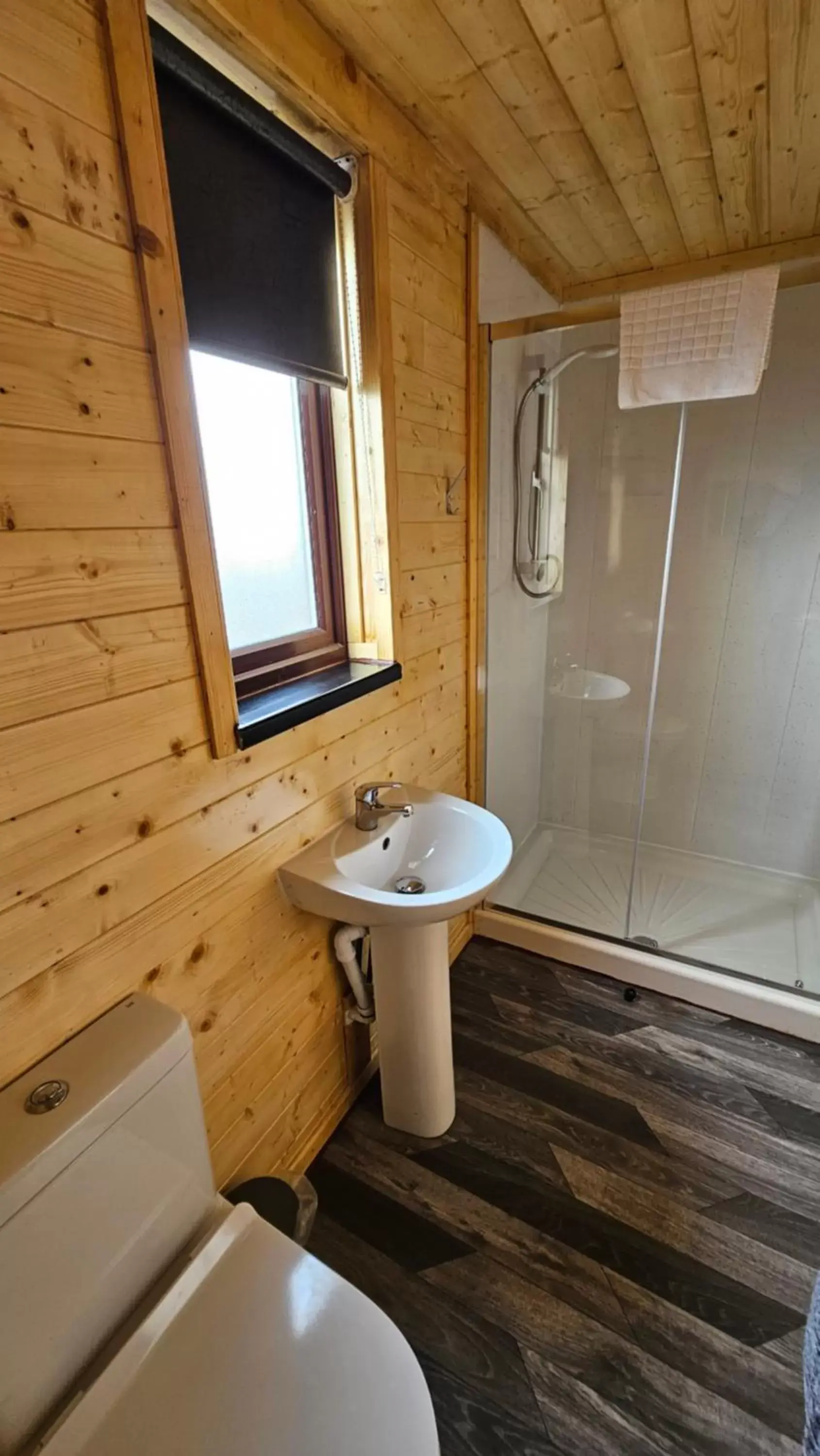 Bathroom in Standing Stones Lodge